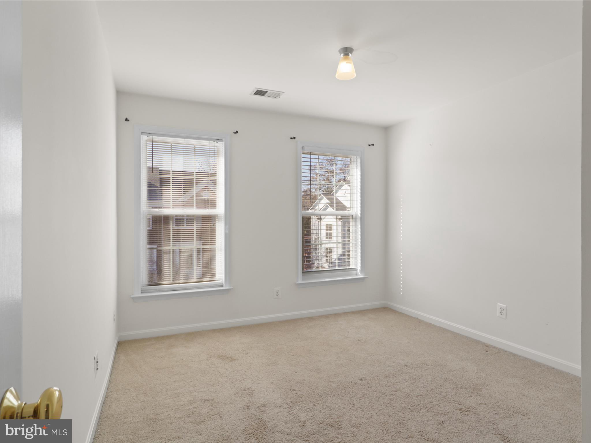 LOUDOUN PARKWAY CENTER - Residential Lease