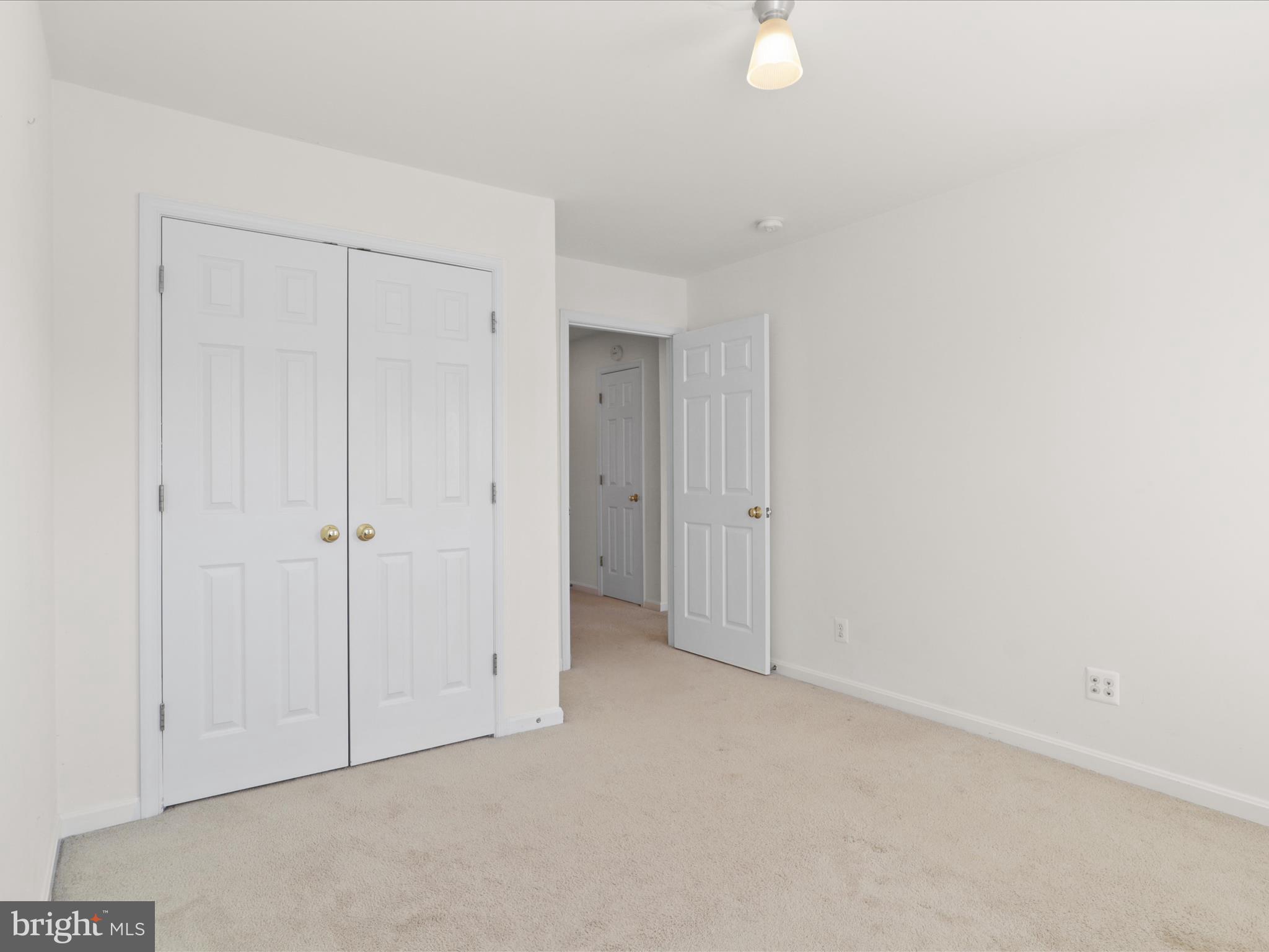 LOUDOUN PARKWAY CENTER - Residential Lease