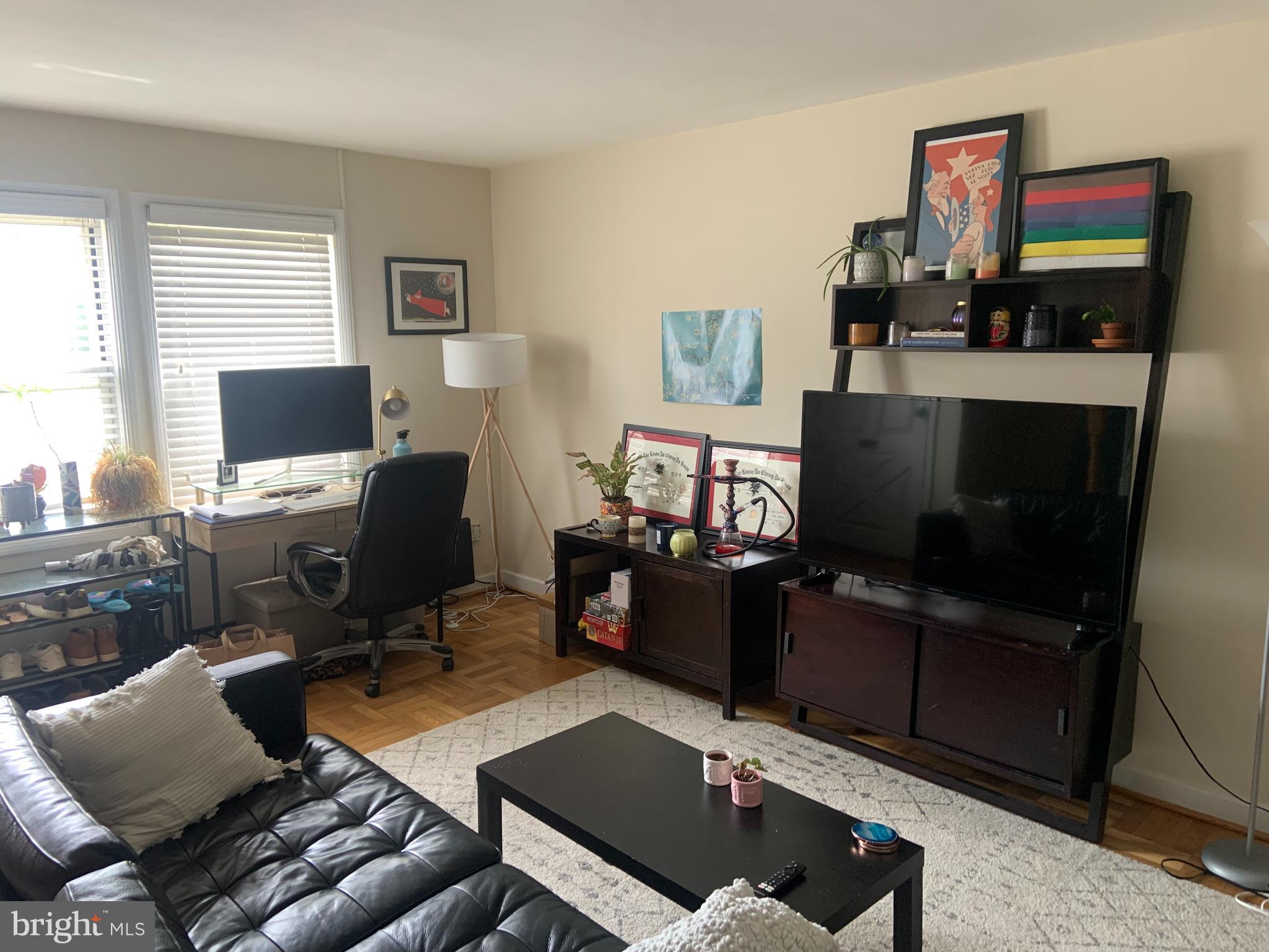 732 OAKLAND STREET N