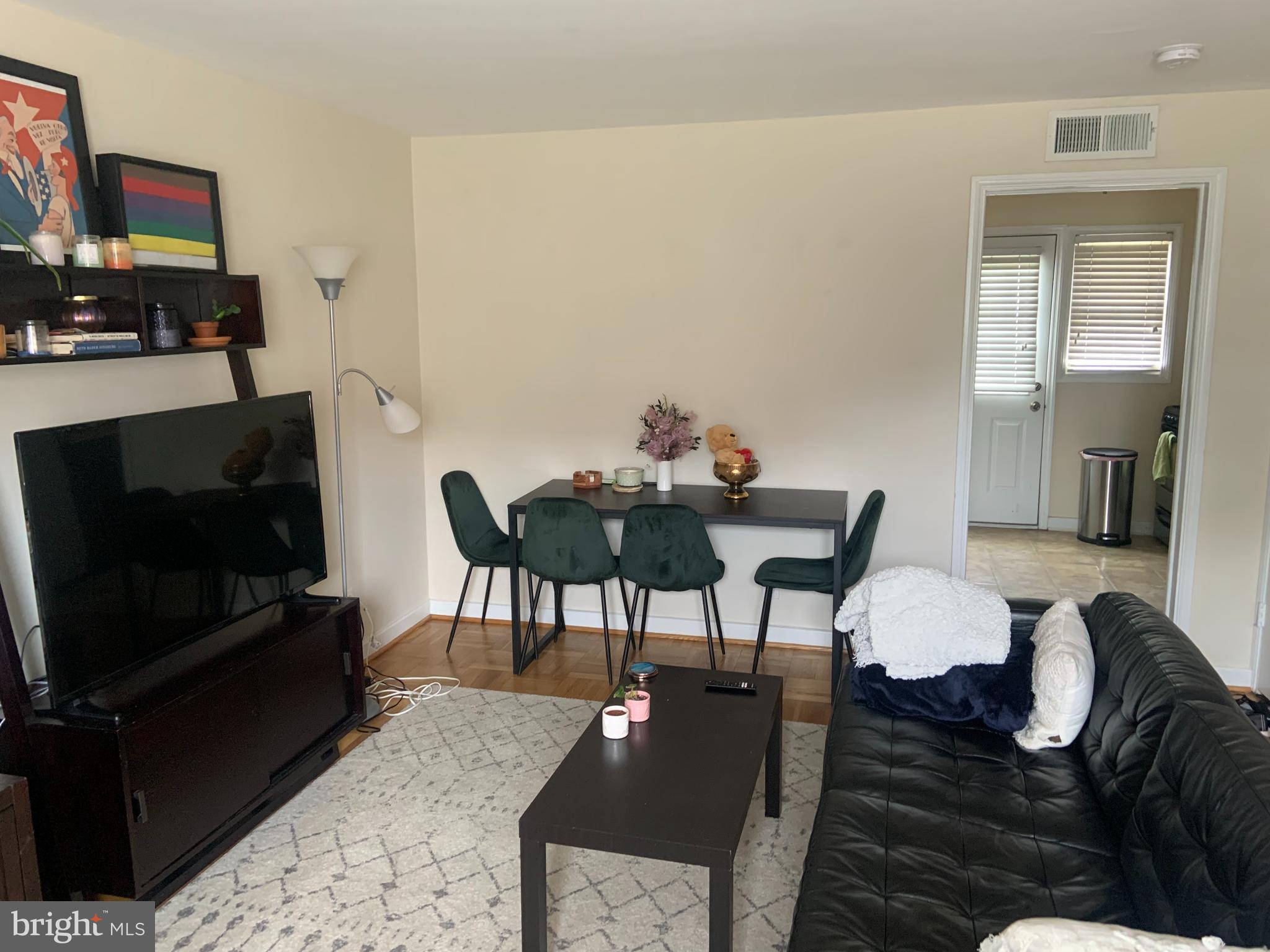 732 OAKLAND STREET N