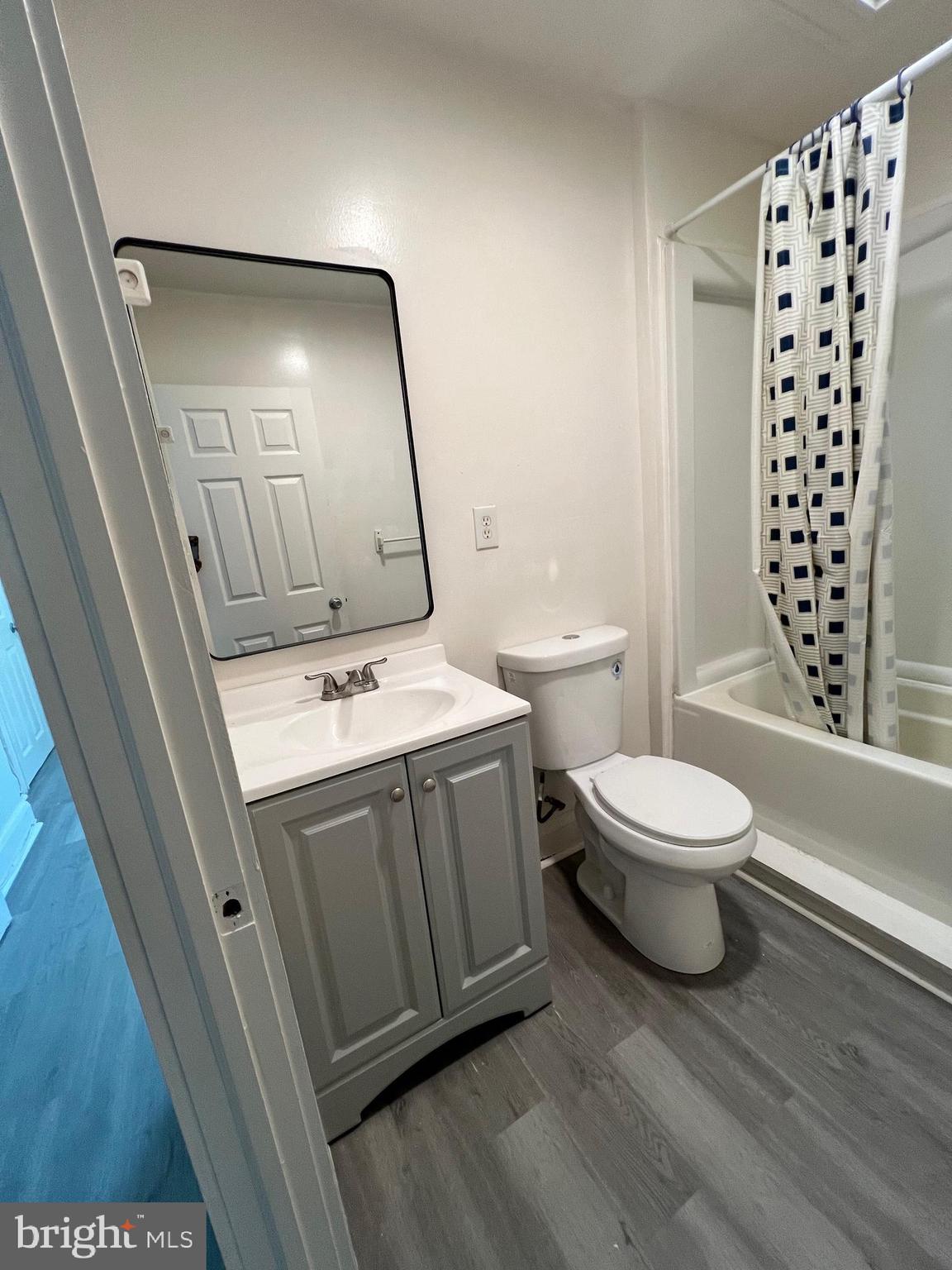 EASTWOOD - Residential Lease