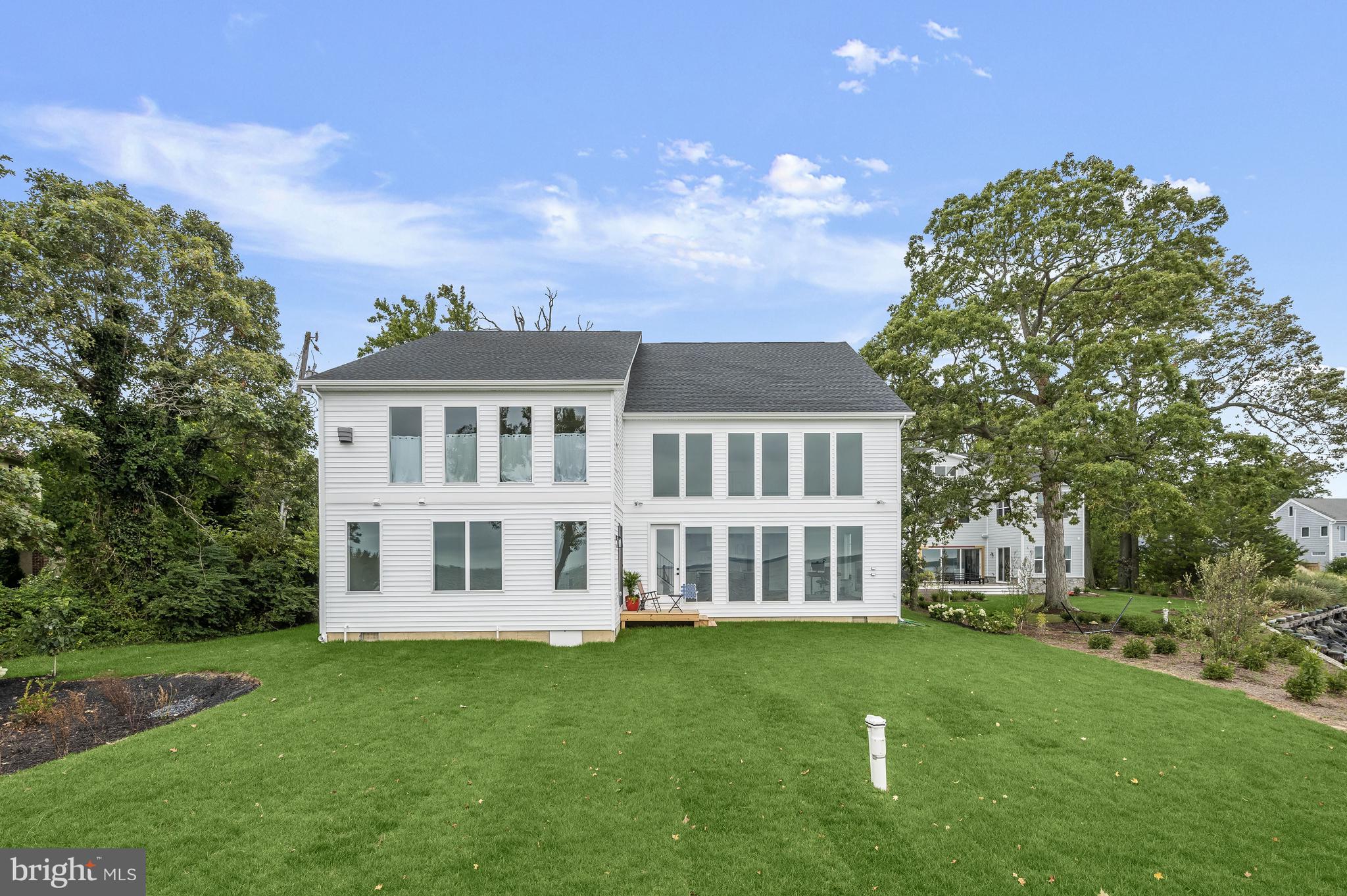 IDLEWILDE ON THE BAY - Residential