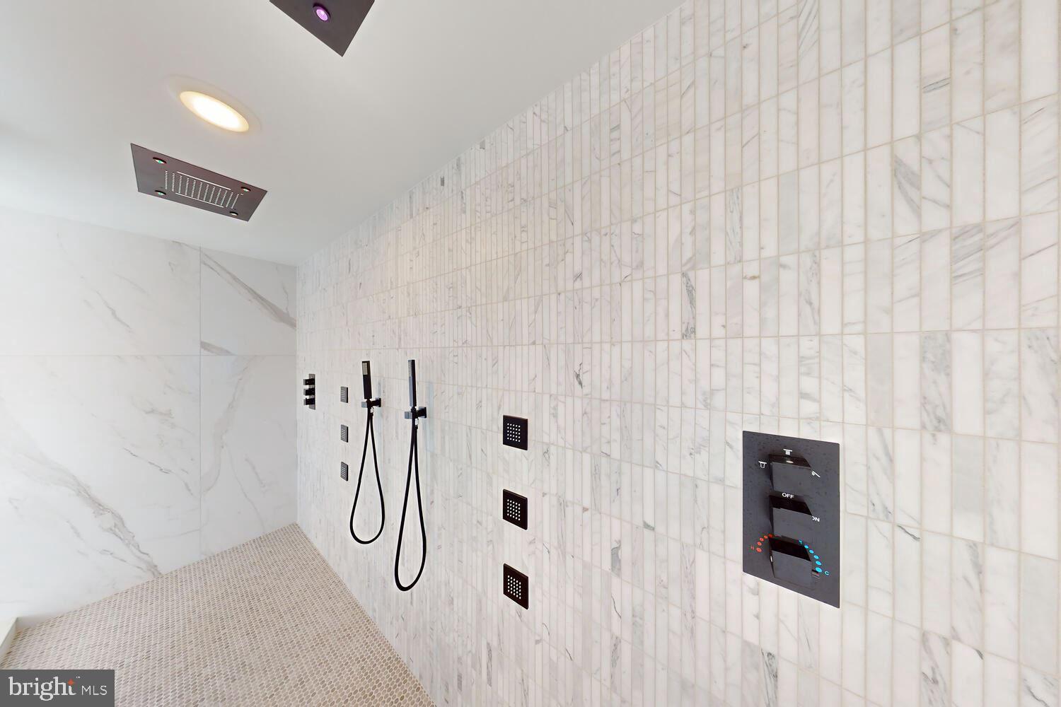 IDLEWILDE ON THE BAY - Residential