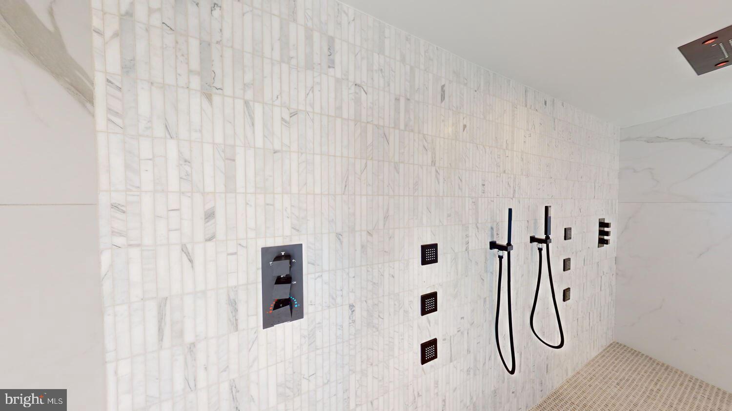 IDLEWILDE ON THE BAY - Residential