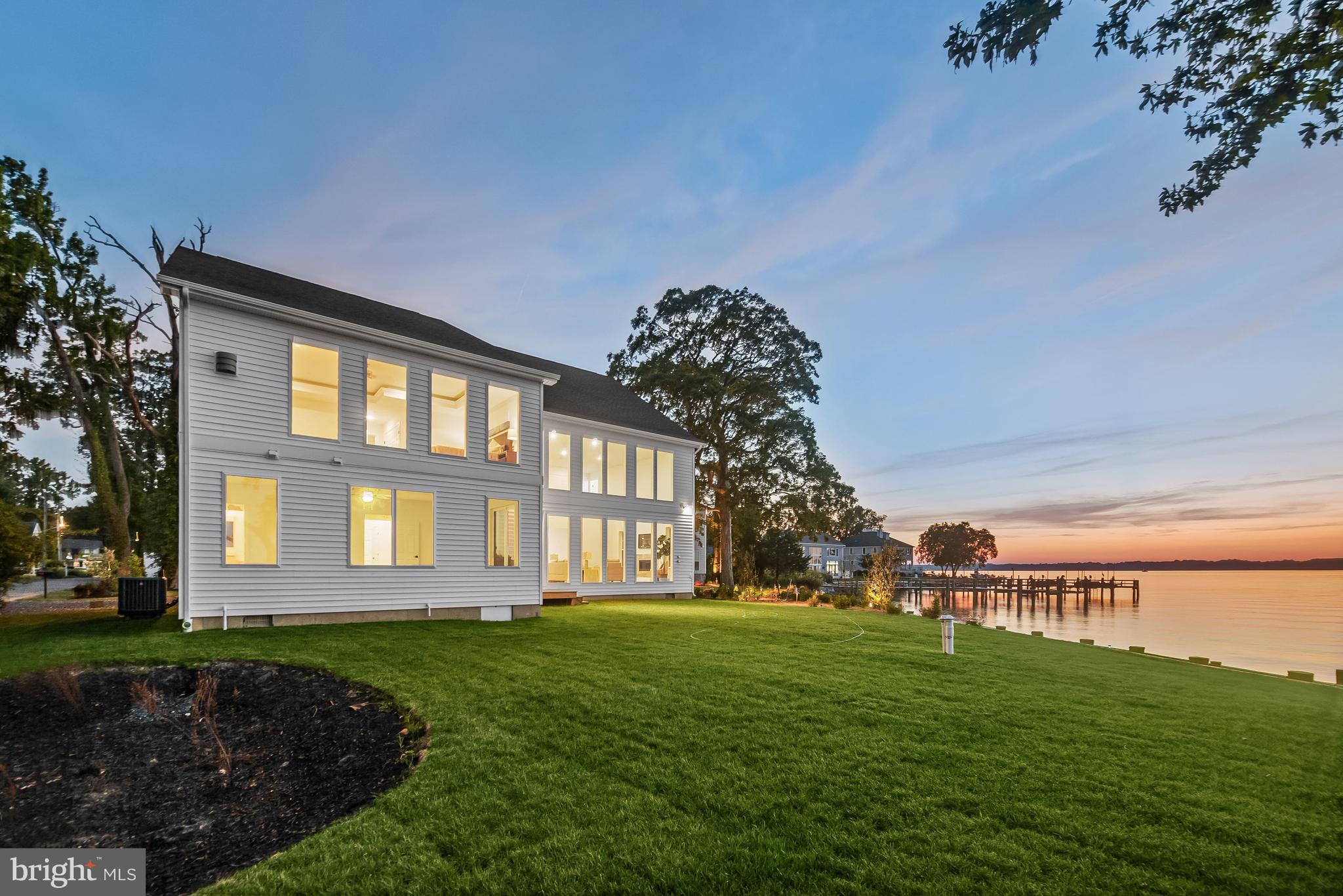 IDLEWILDE ON THE BAY - Residential