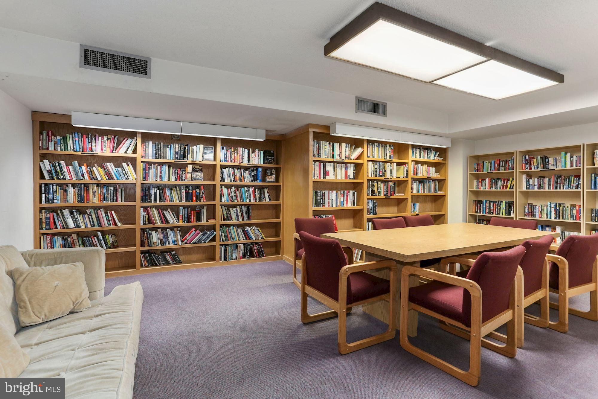 ENCORE OF MCLEAN - Residential