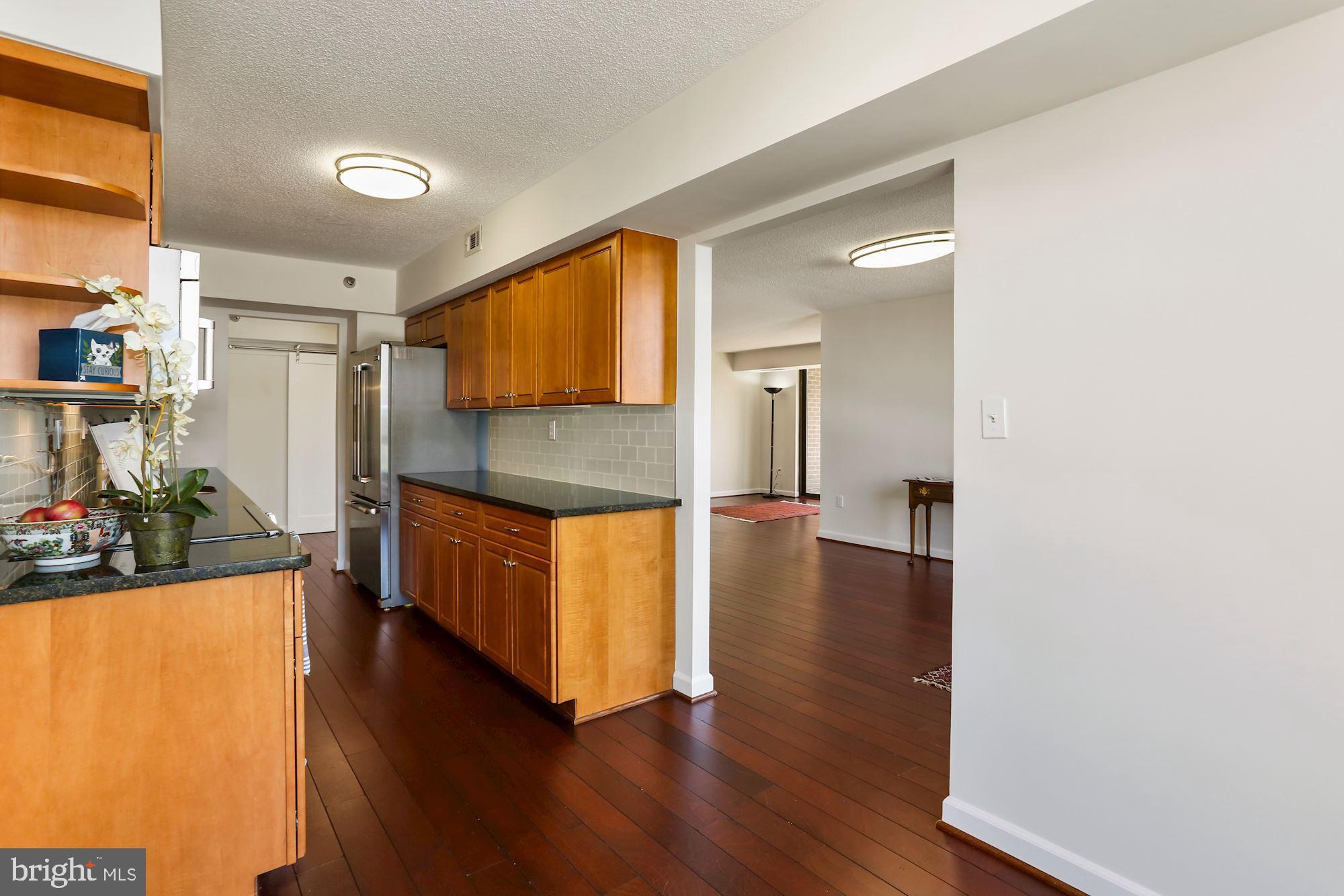 ENCORE OF MCLEAN - Residential