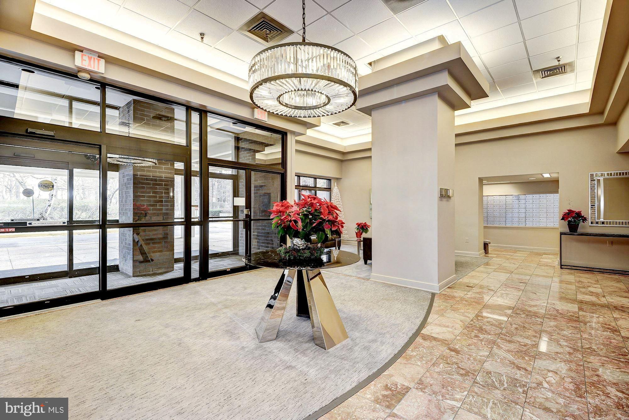 ENCORE OF MCLEAN - Residential