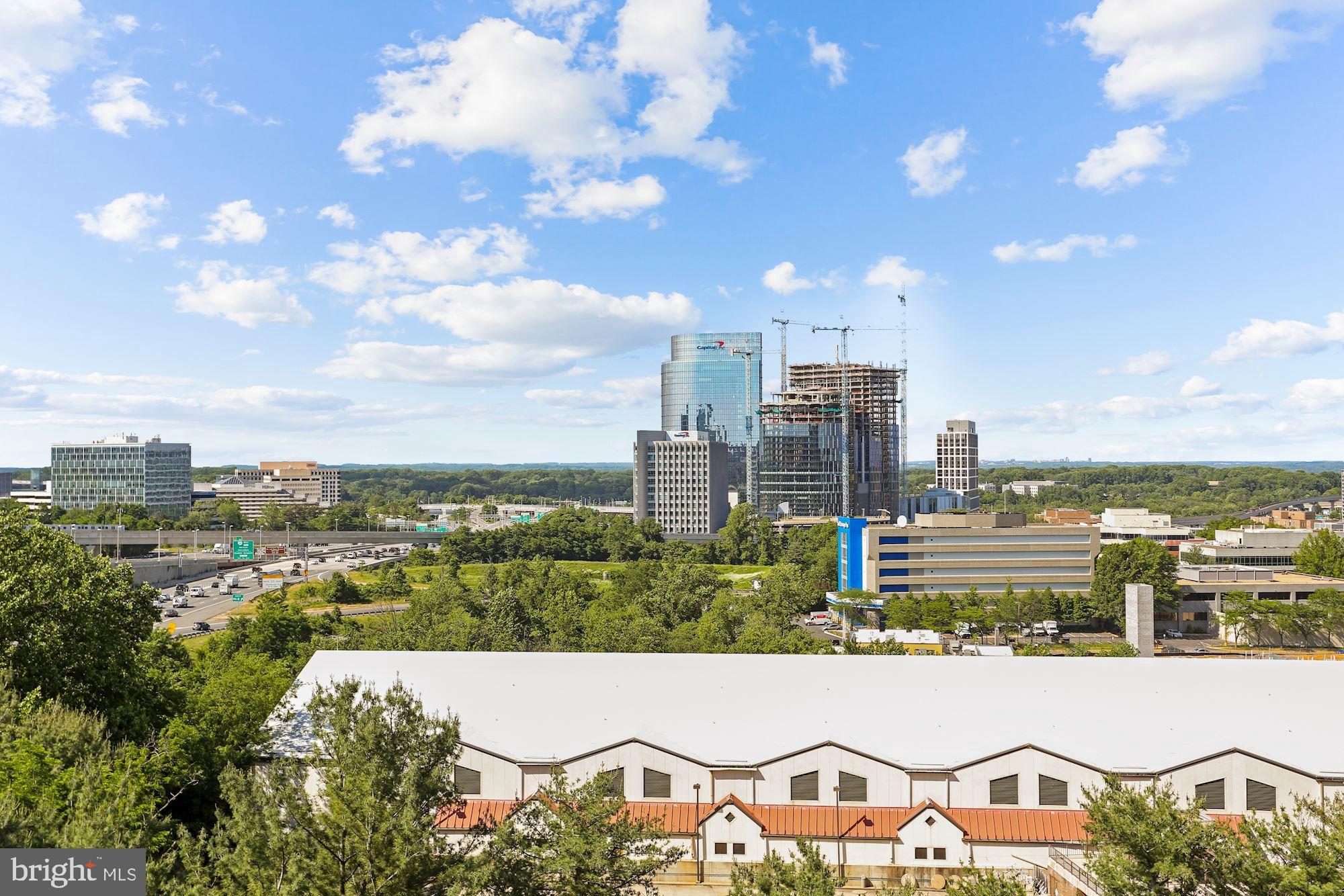 ENCORE OF MCLEAN - Residential