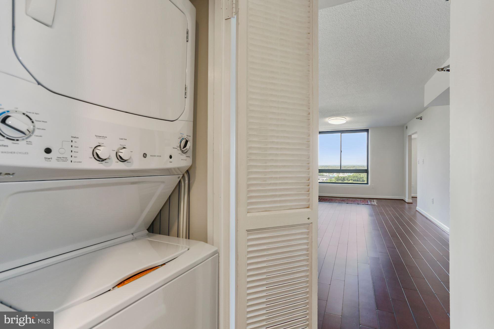 ENCORE OF MCLEAN - Residential