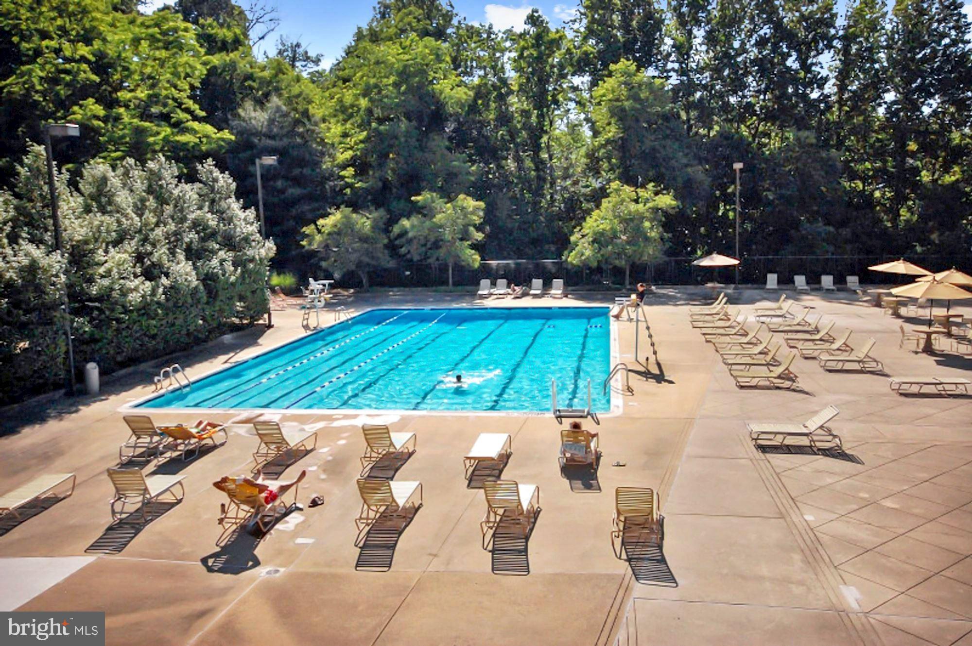 ENCORE OF MCLEAN - Residential