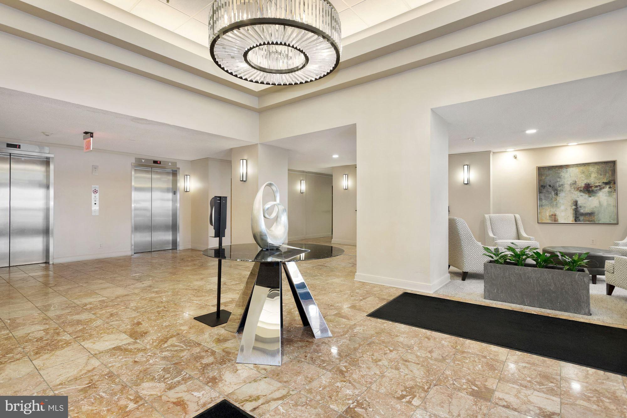 ENCORE OF MCLEAN - Residential