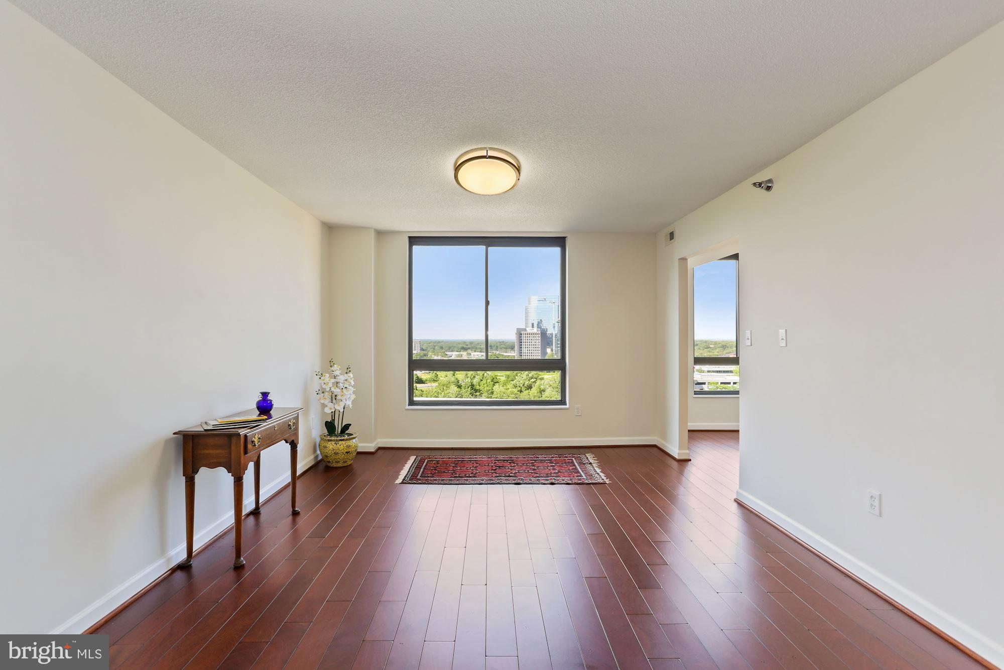 ENCORE OF MCLEAN - Residential