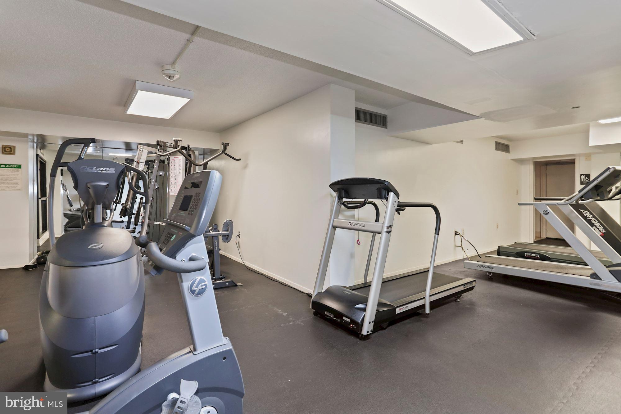 ENCORE OF MCLEAN - Residential