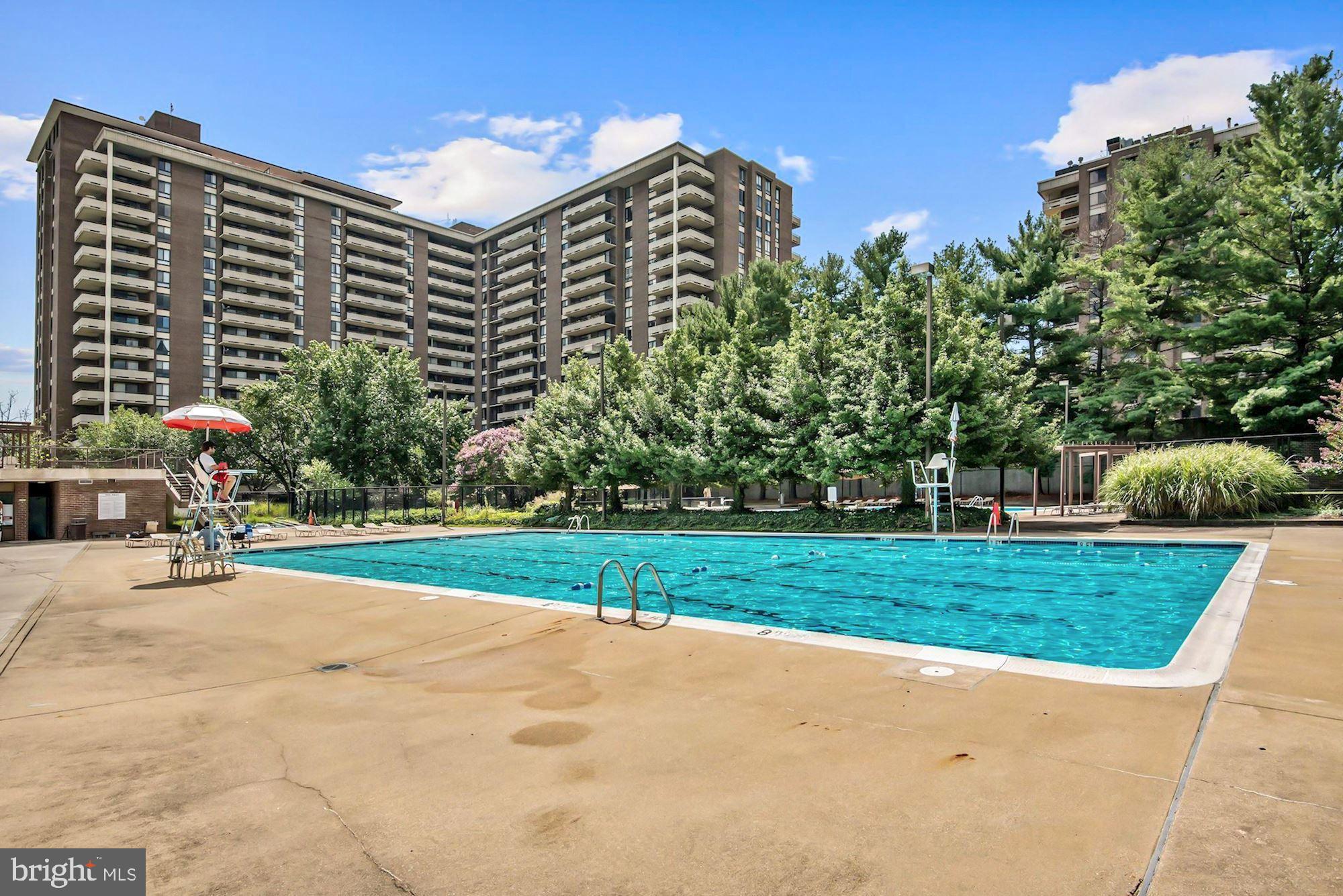 ENCORE OF MCLEAN - Residential