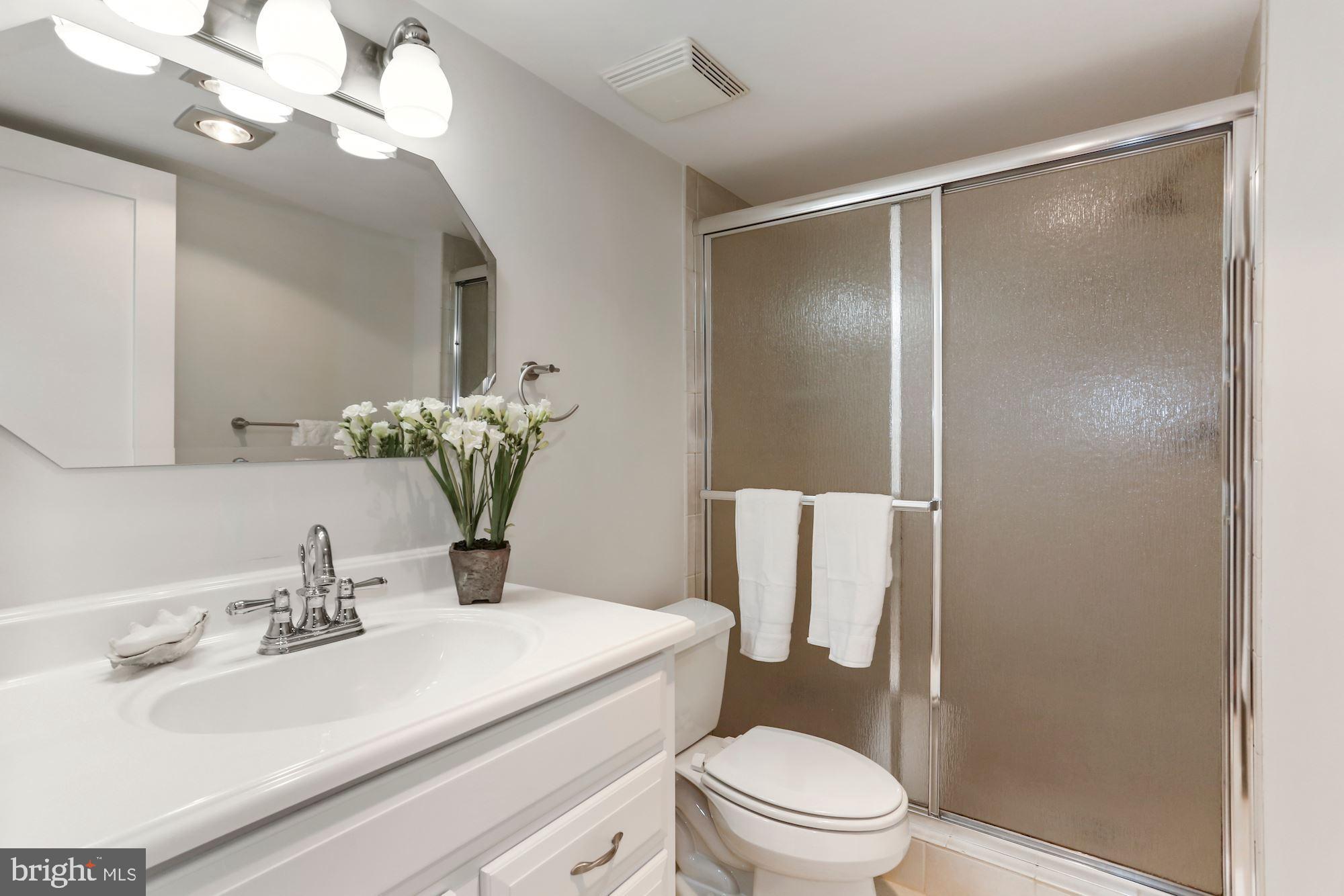 ENCORE OF MCLEAN - Residential