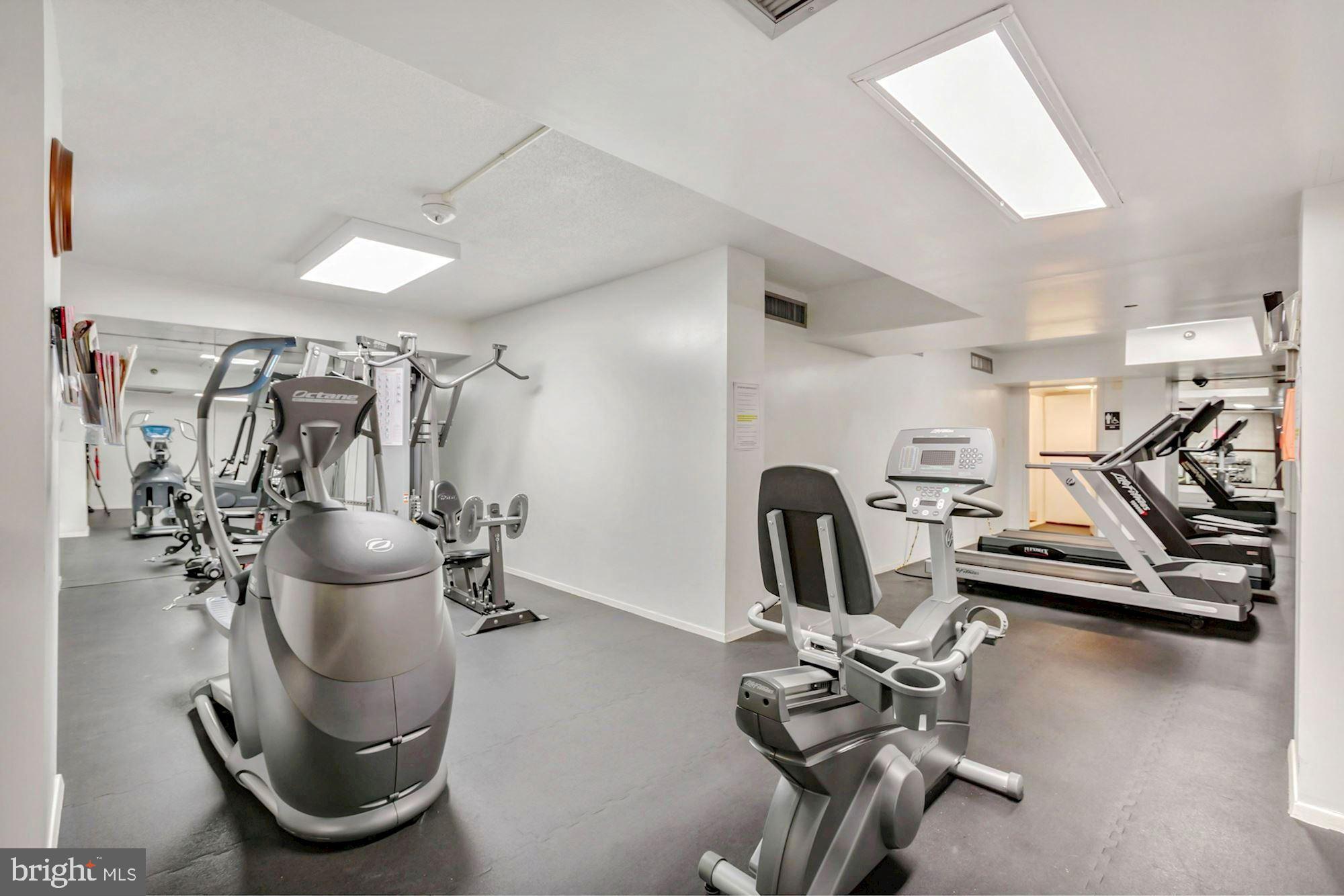 ENCORE OF MCLEAN - Residential