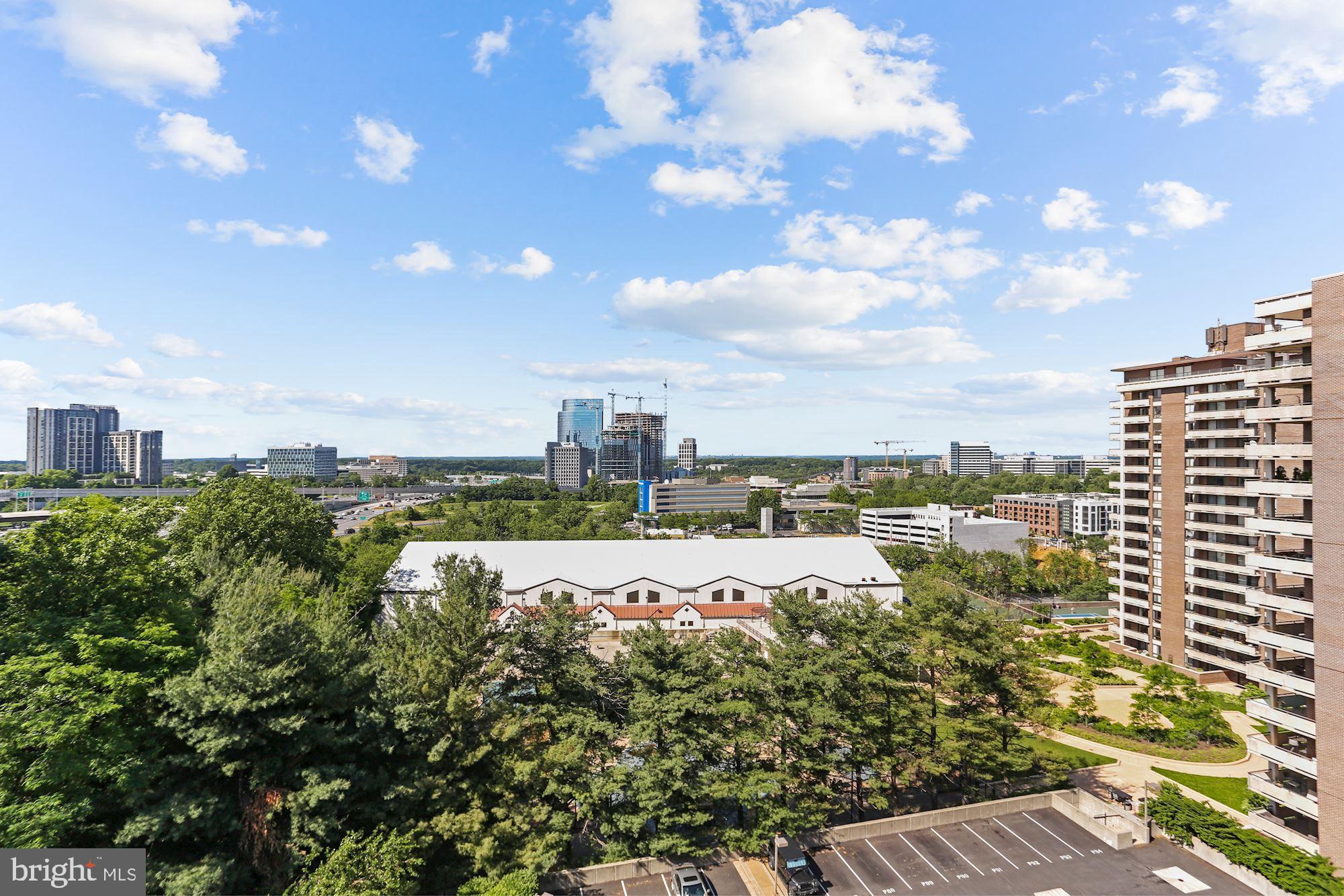 ENCORE OF MCLEAN - Residential