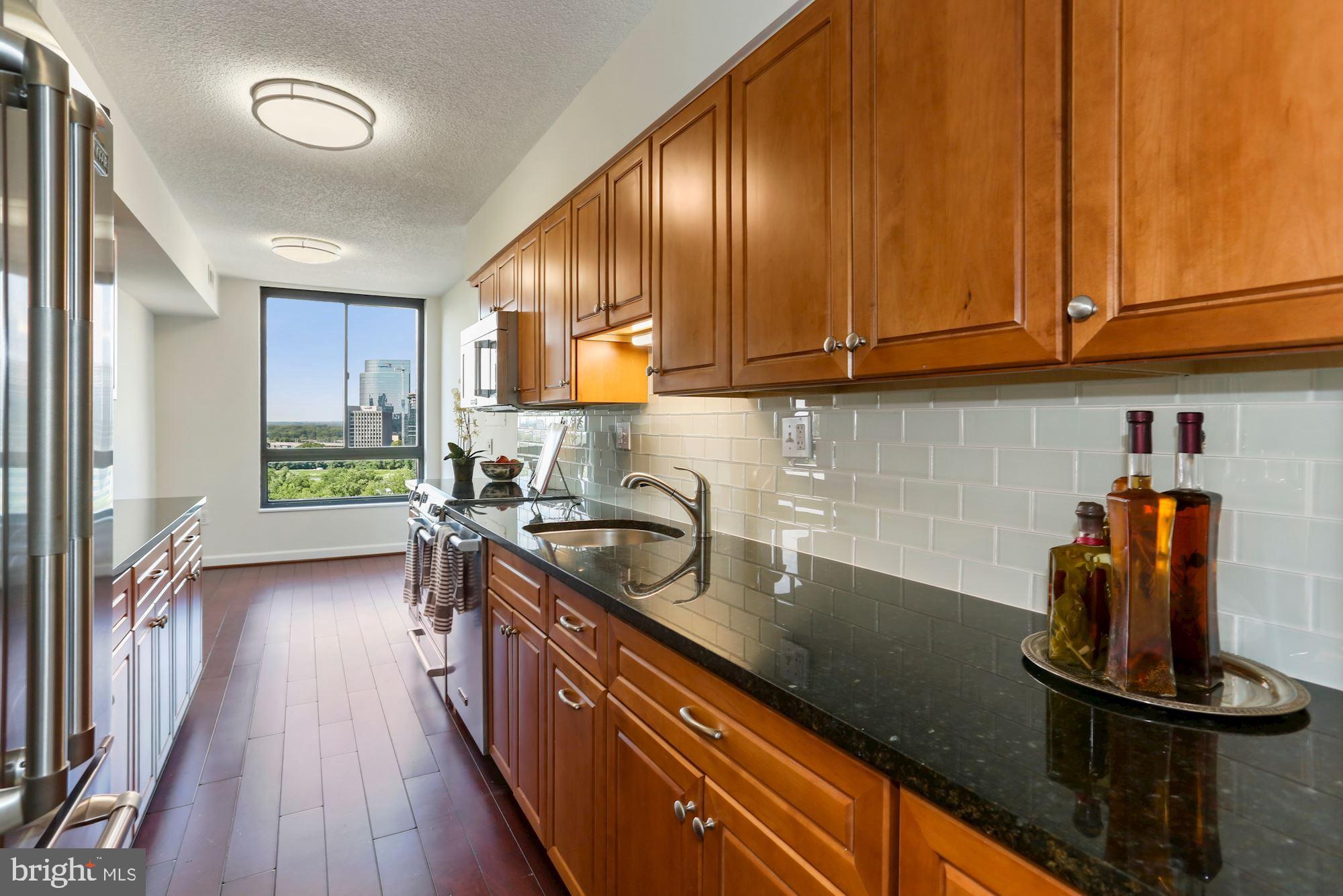 ENCORE OF MCLEAN - Residential