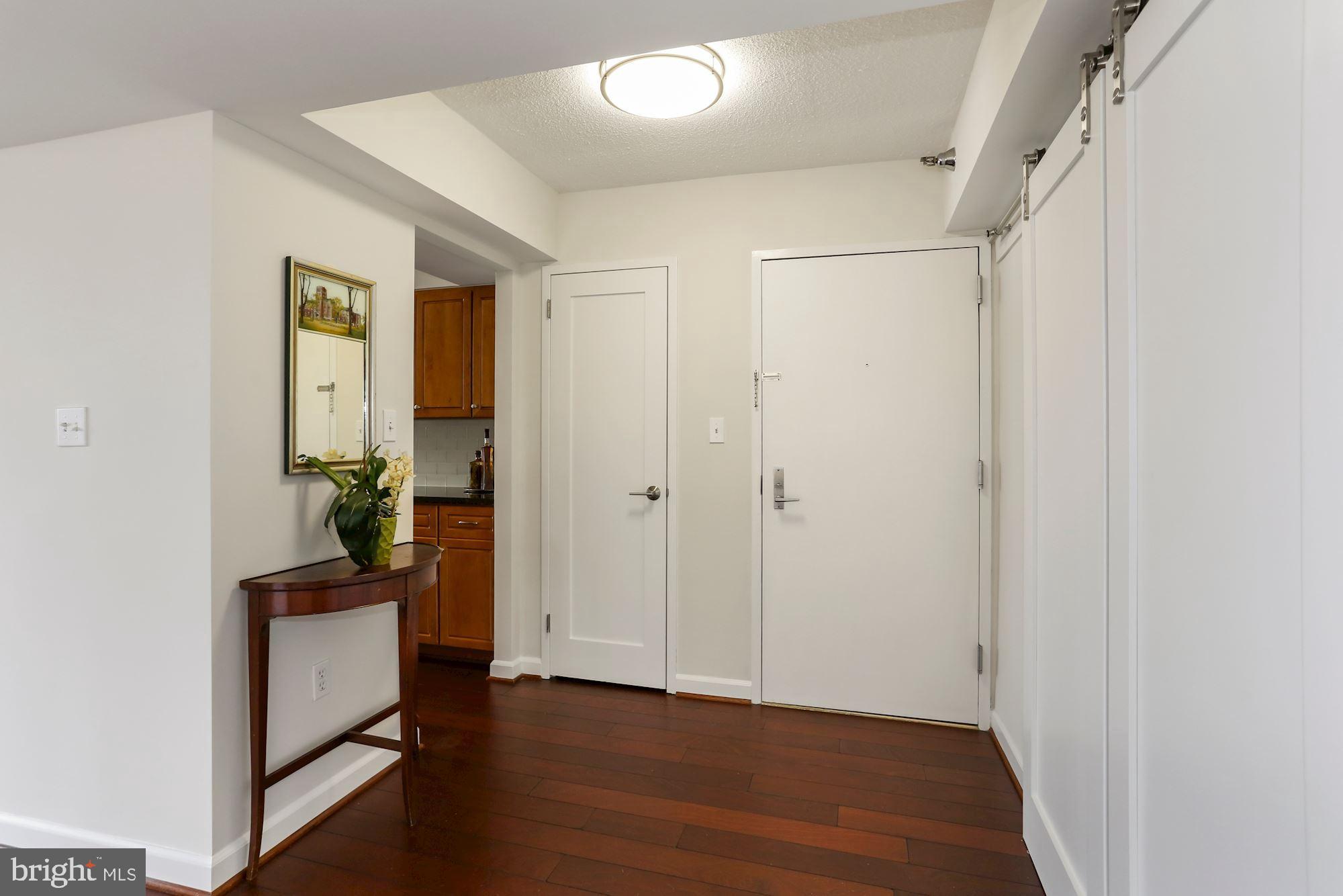 ENCORE OF MCLEAN - Residential