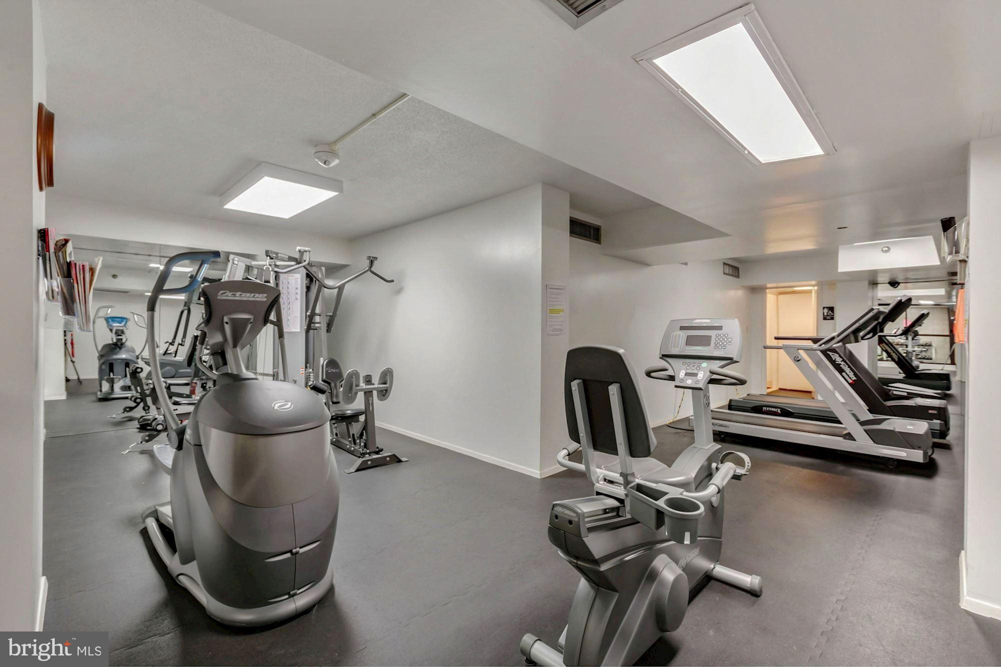 ENCORE OF MCLEAN - Residential