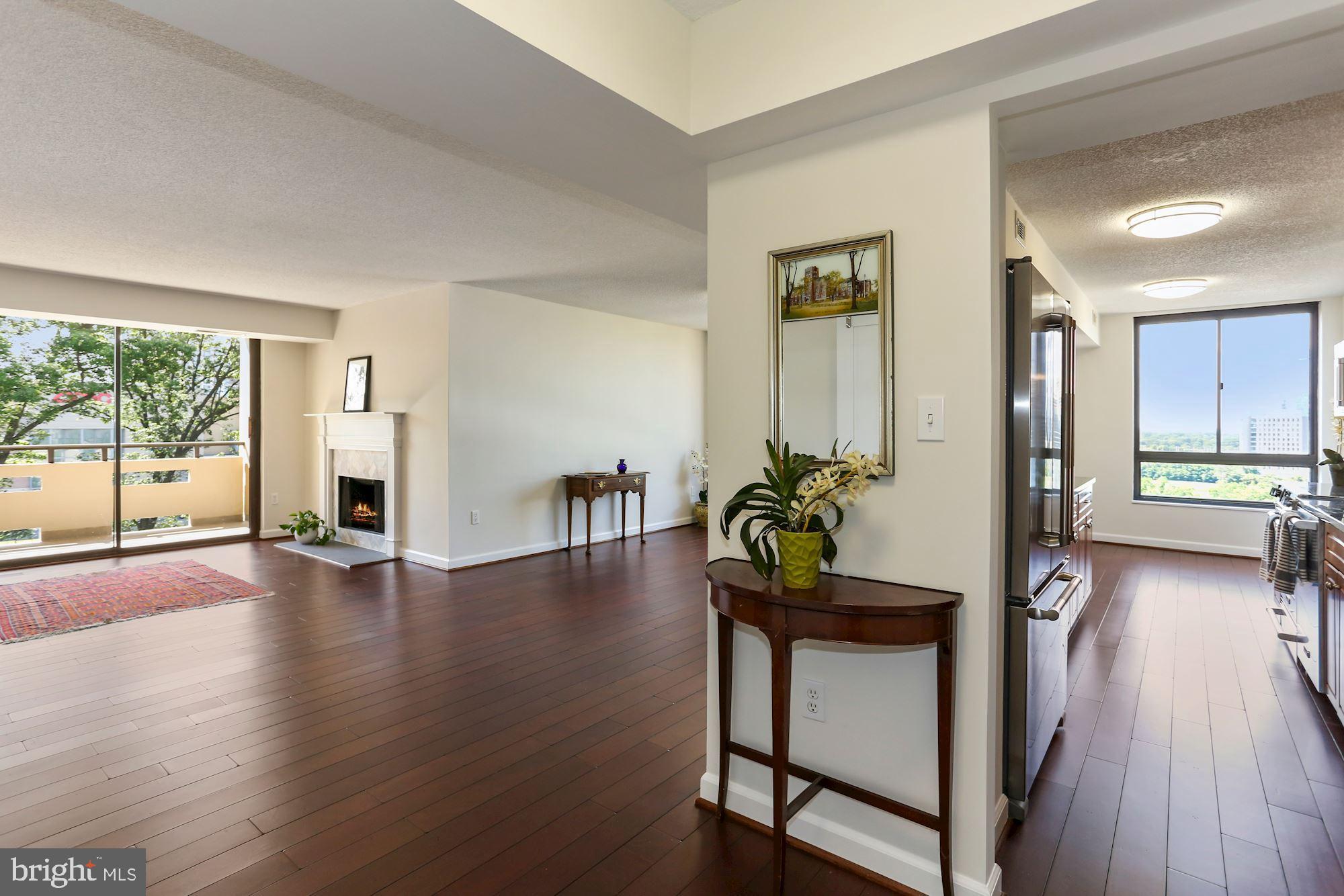 ENCORE OF MCLEAN - Residential