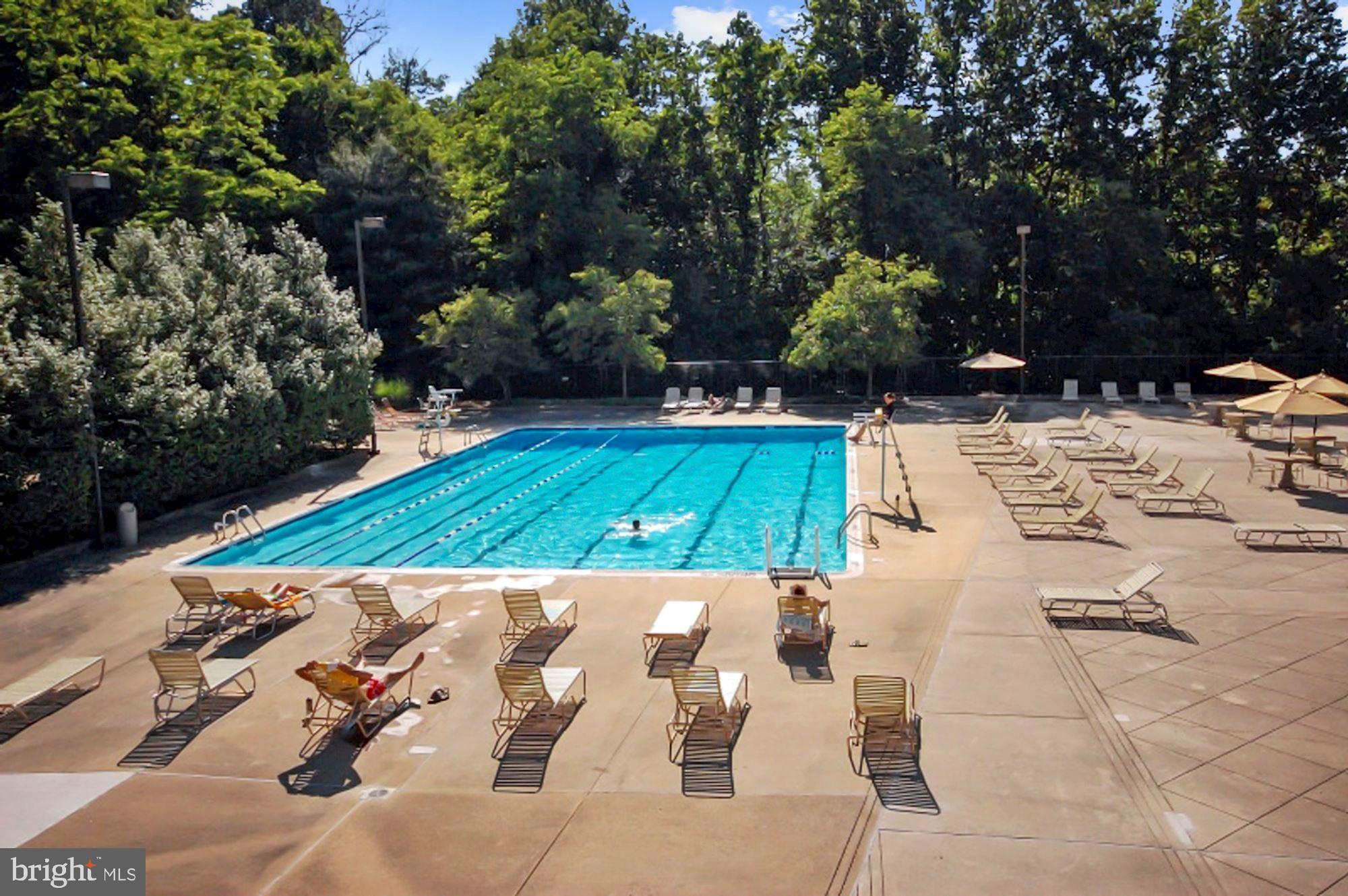 ENCORE OF MCLEAN - Residential