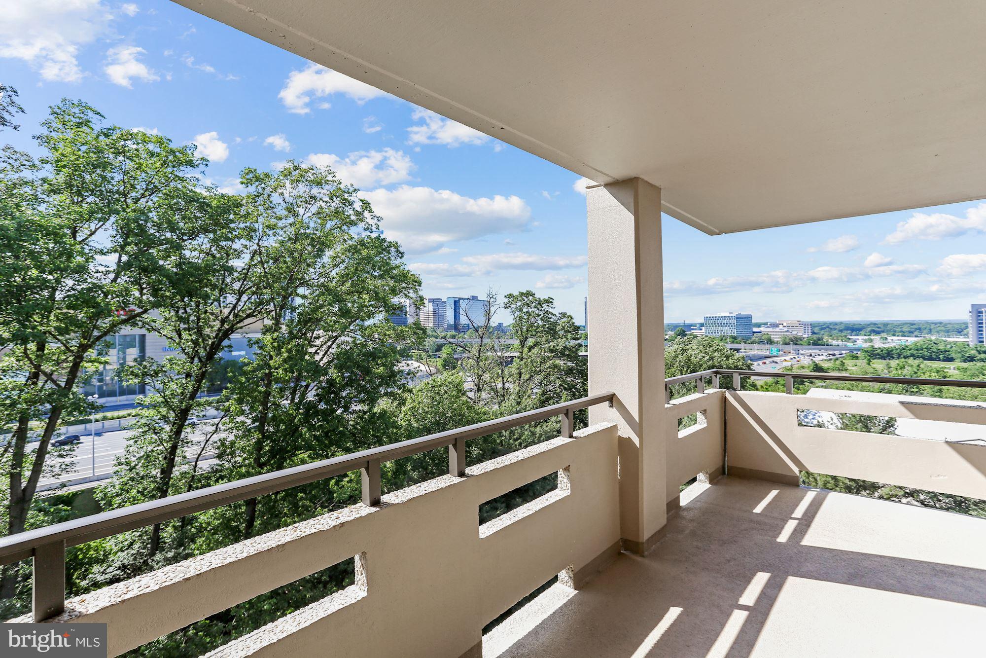 ENCORE OF MCLEAN - Residential