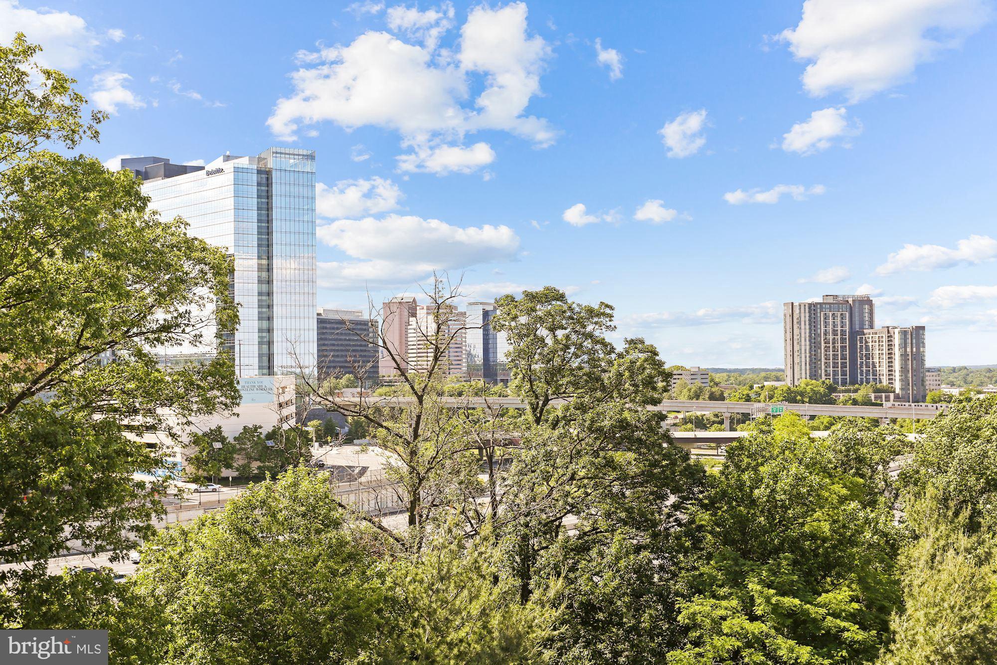 ENCORE OF MCLEAN - Residential