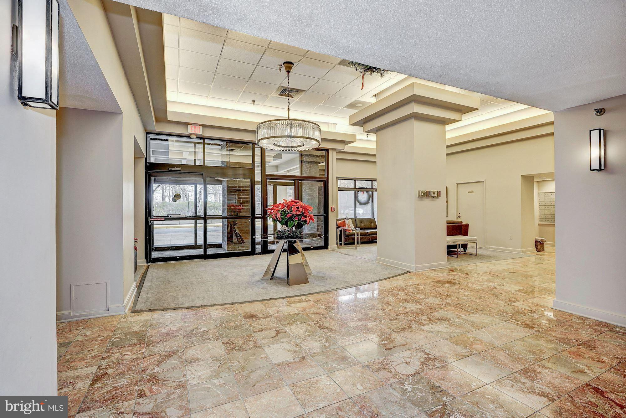 ENCORE OF MCLEAN - Residential