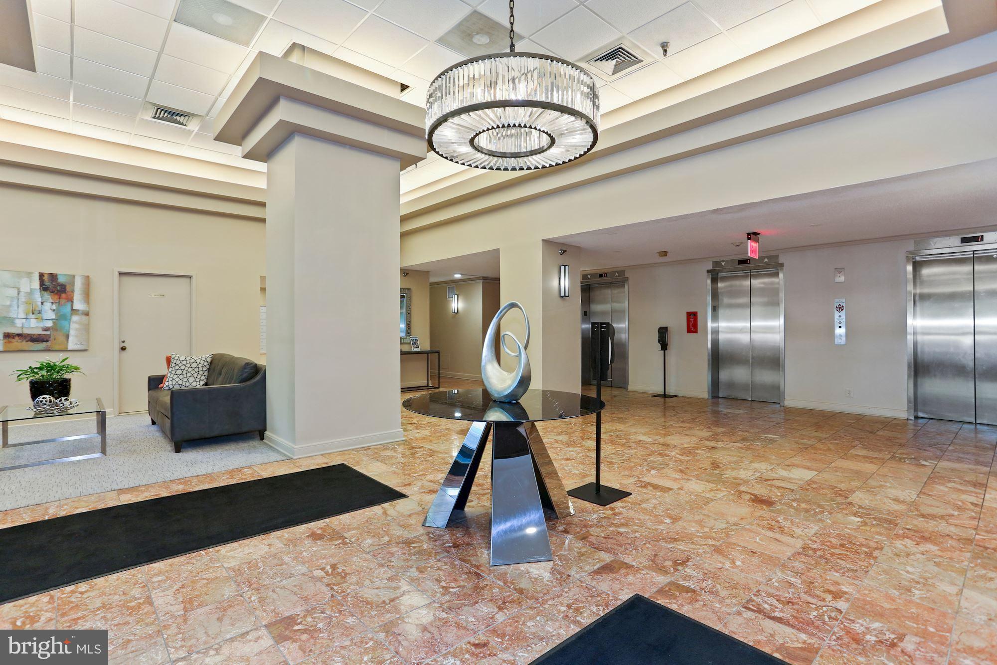 ENCORE OF MCLEAN - Residential