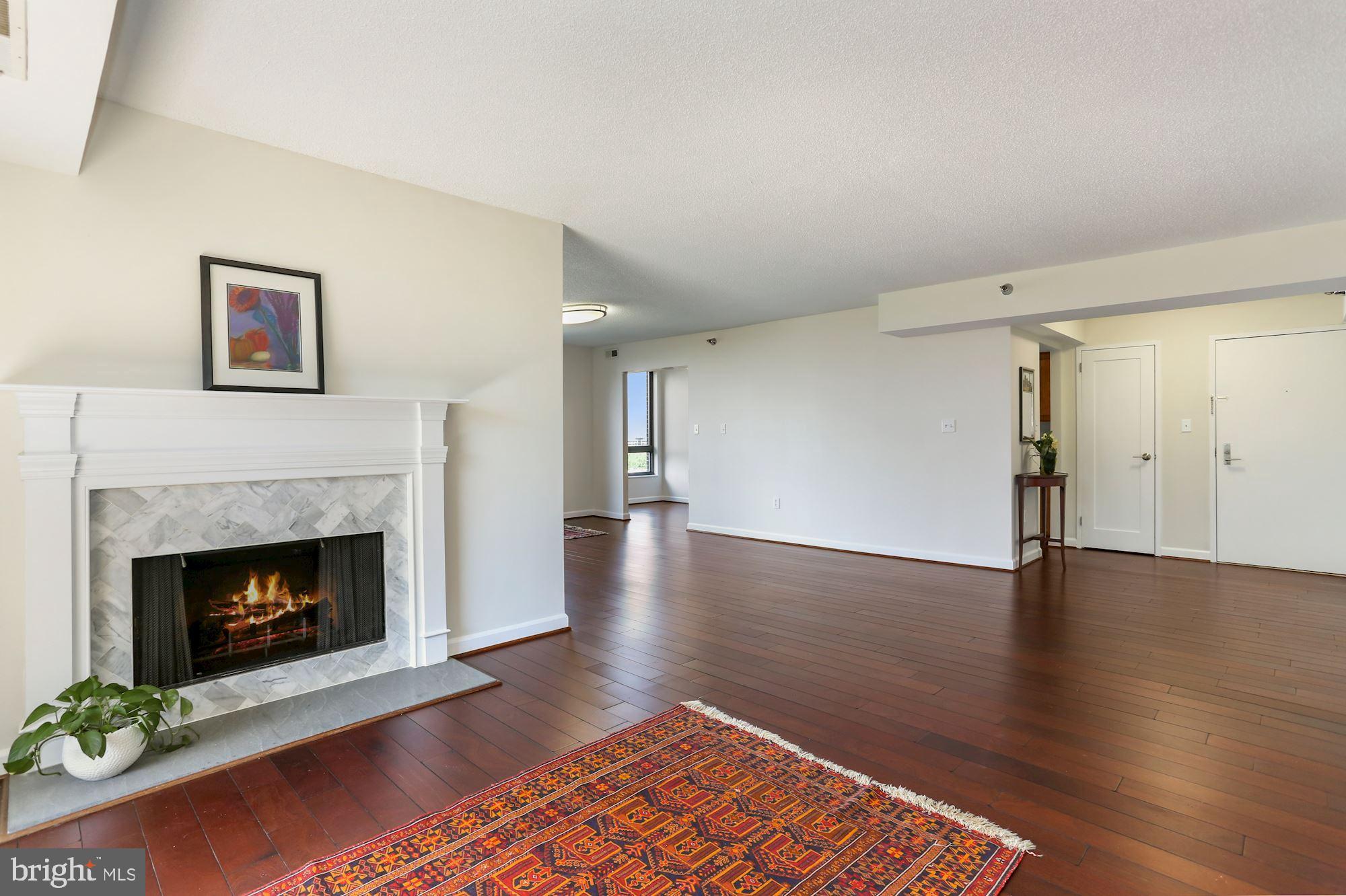 ENCORE OF MCLEAN - Residential