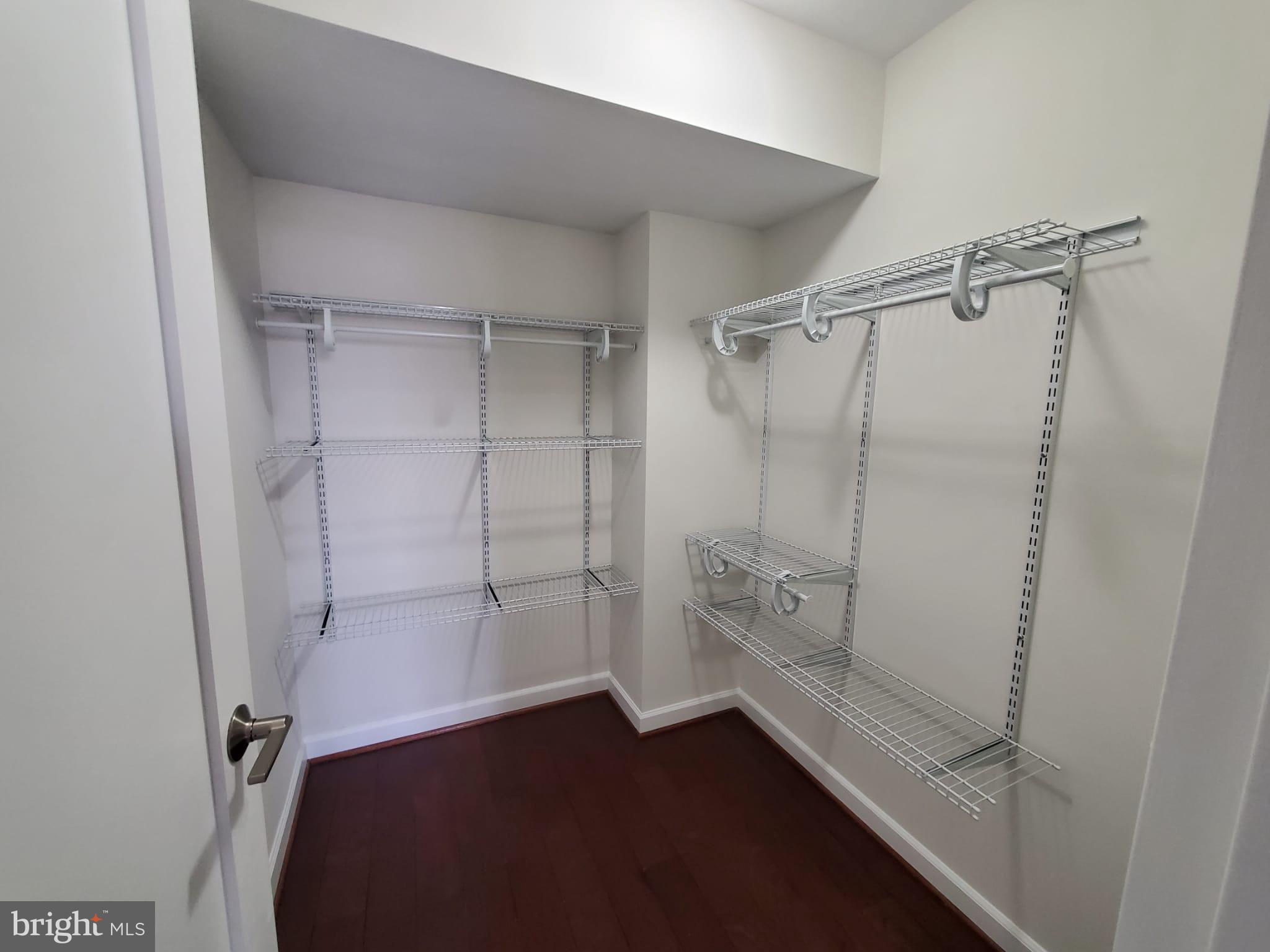 ENCORE OF MCLEAN - Residential