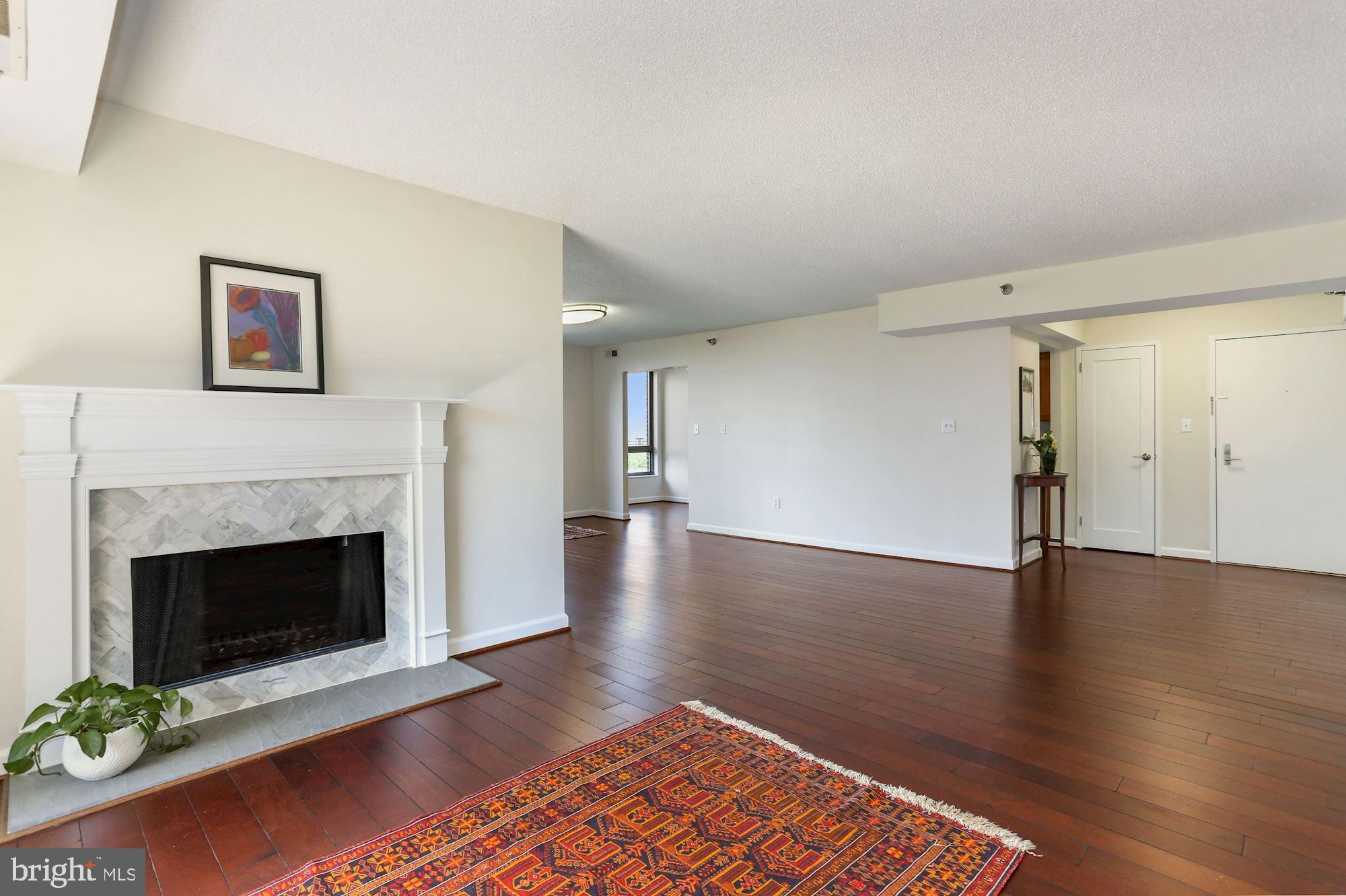 ENCORE OF MCLEAN - Residential