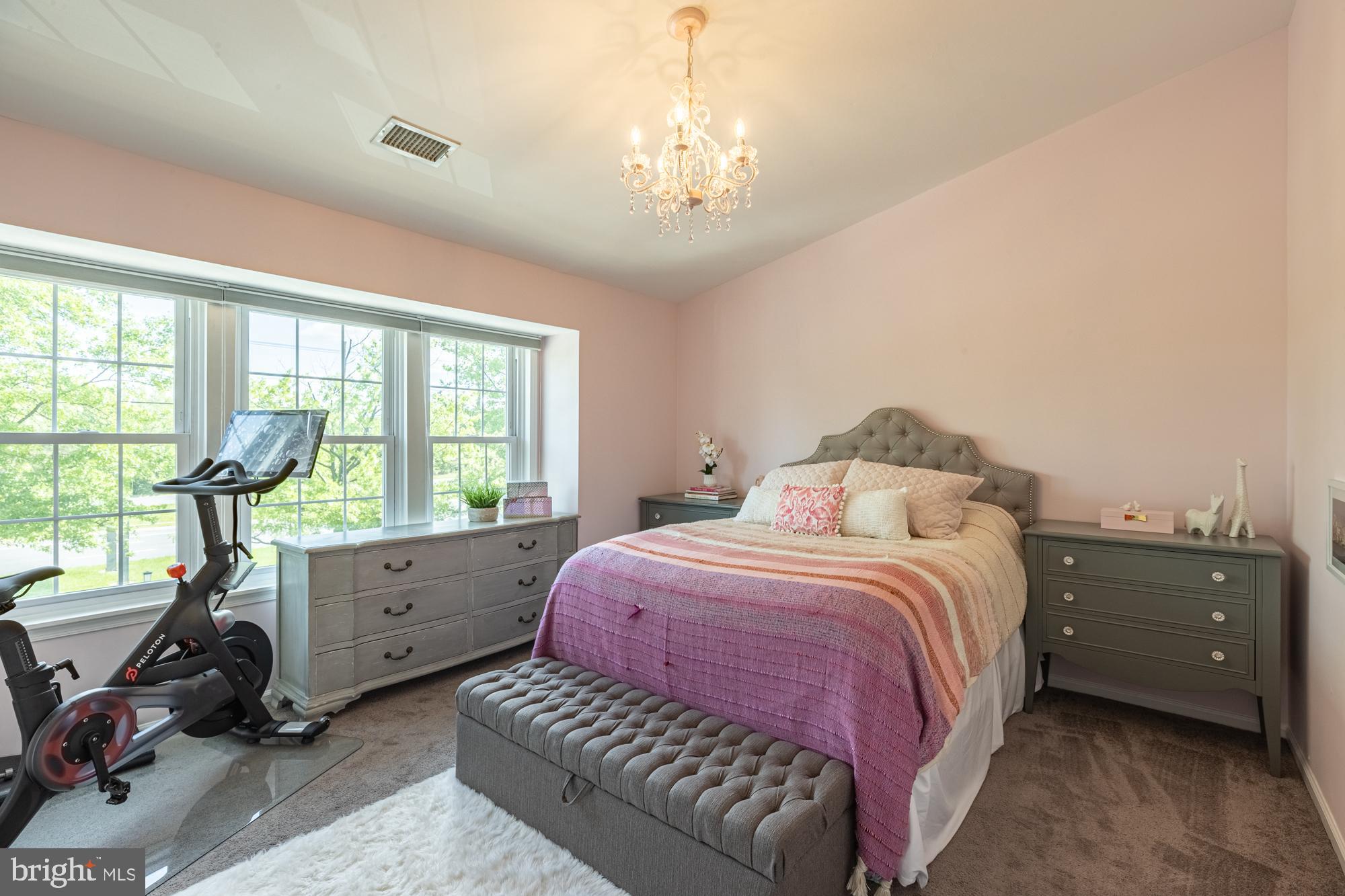 GRAYS POINTE - Residential