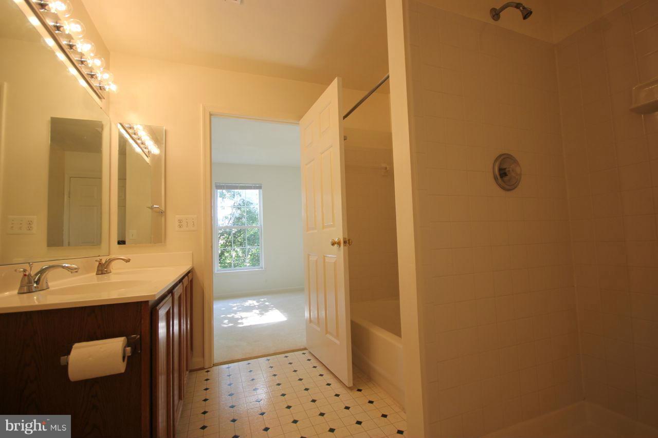 CEDAR LAKES - Residential Lease