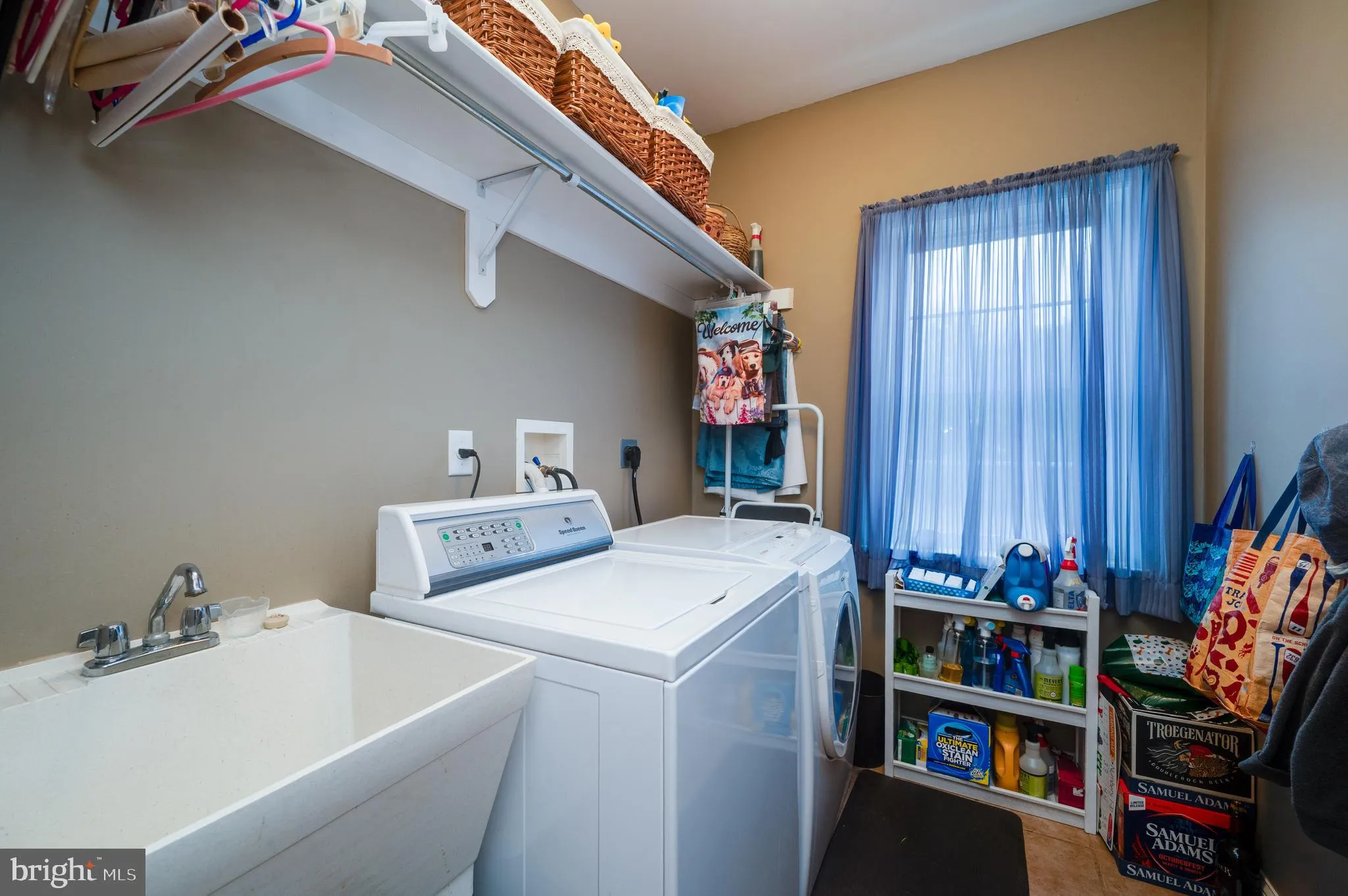 Fleetwood, Pennsylvania 19522, United States, 4 Bedrooms Bedrooms, ,4 BathroomsBathrooms,Residential,Active,245452