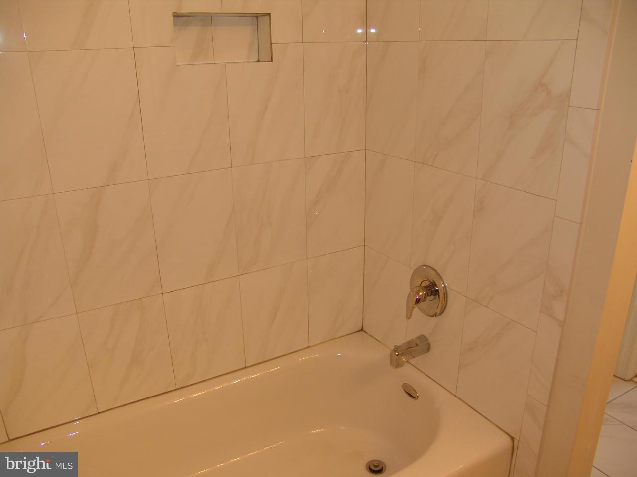 GUNSTON CORNER - Residential Lease