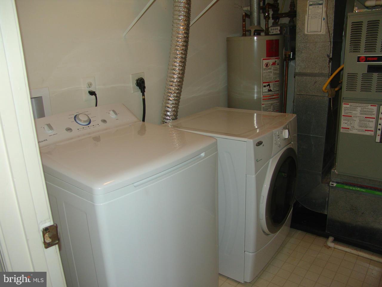 GUNSTON CORNER - Residential Lease