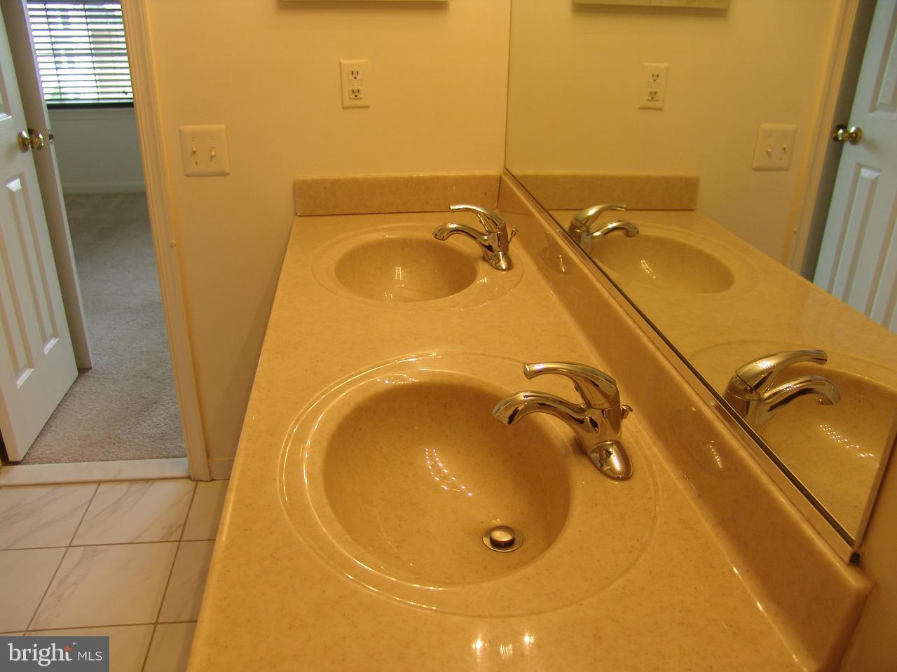 GUNSTON CORNER - Residential Lease