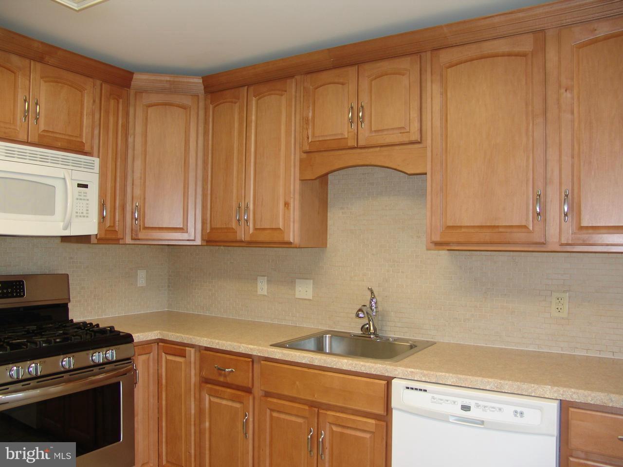 GUNSTON CORNER - Residential Lease