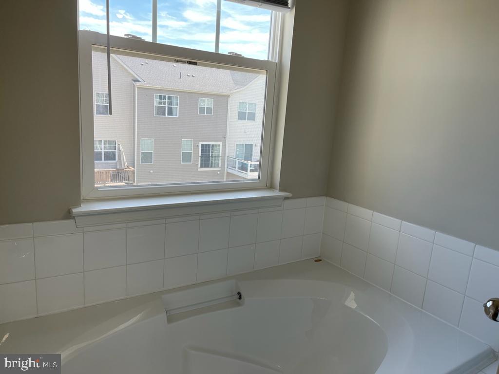 SNOWDEN BRIDGE - Residential Lease