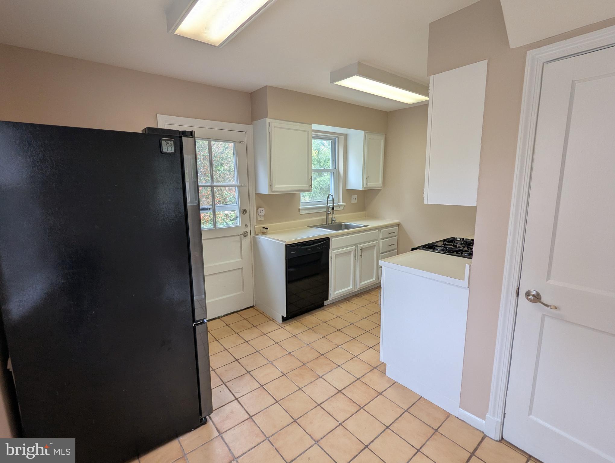 MCKENNEY HILLS - Residential Lease