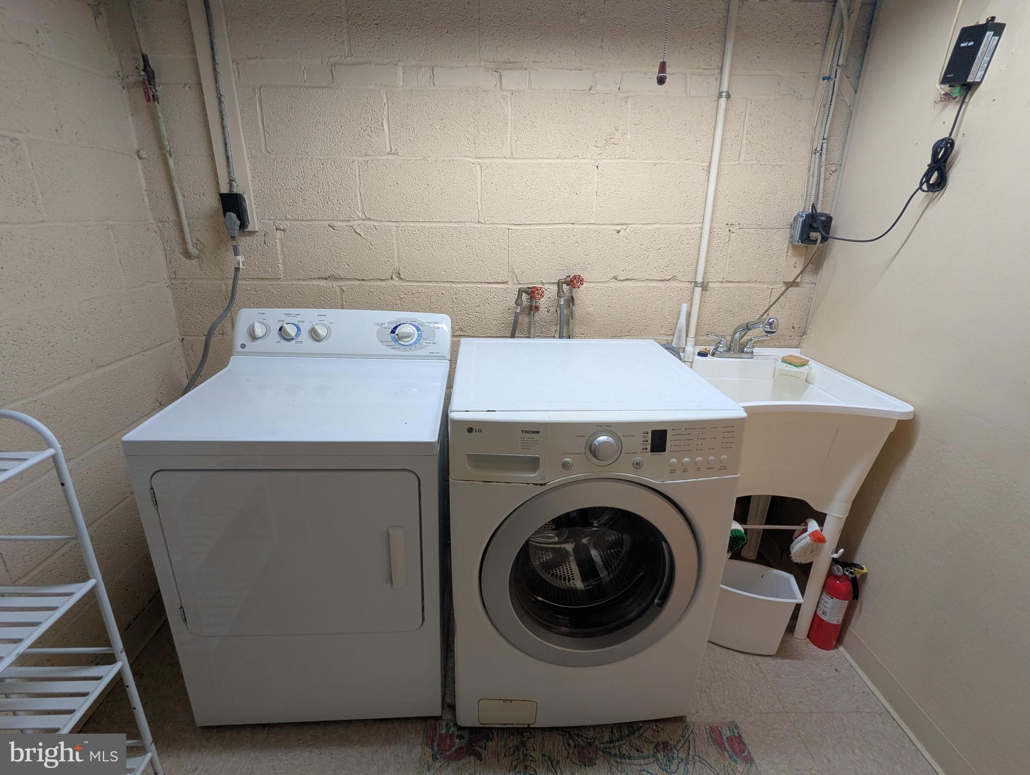 MCKENNEY HILLS - Residential Lease