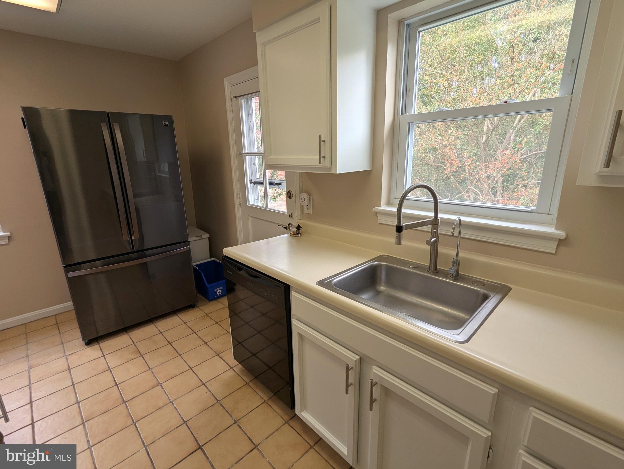 MCKENNEY HILLS - Residential Lease