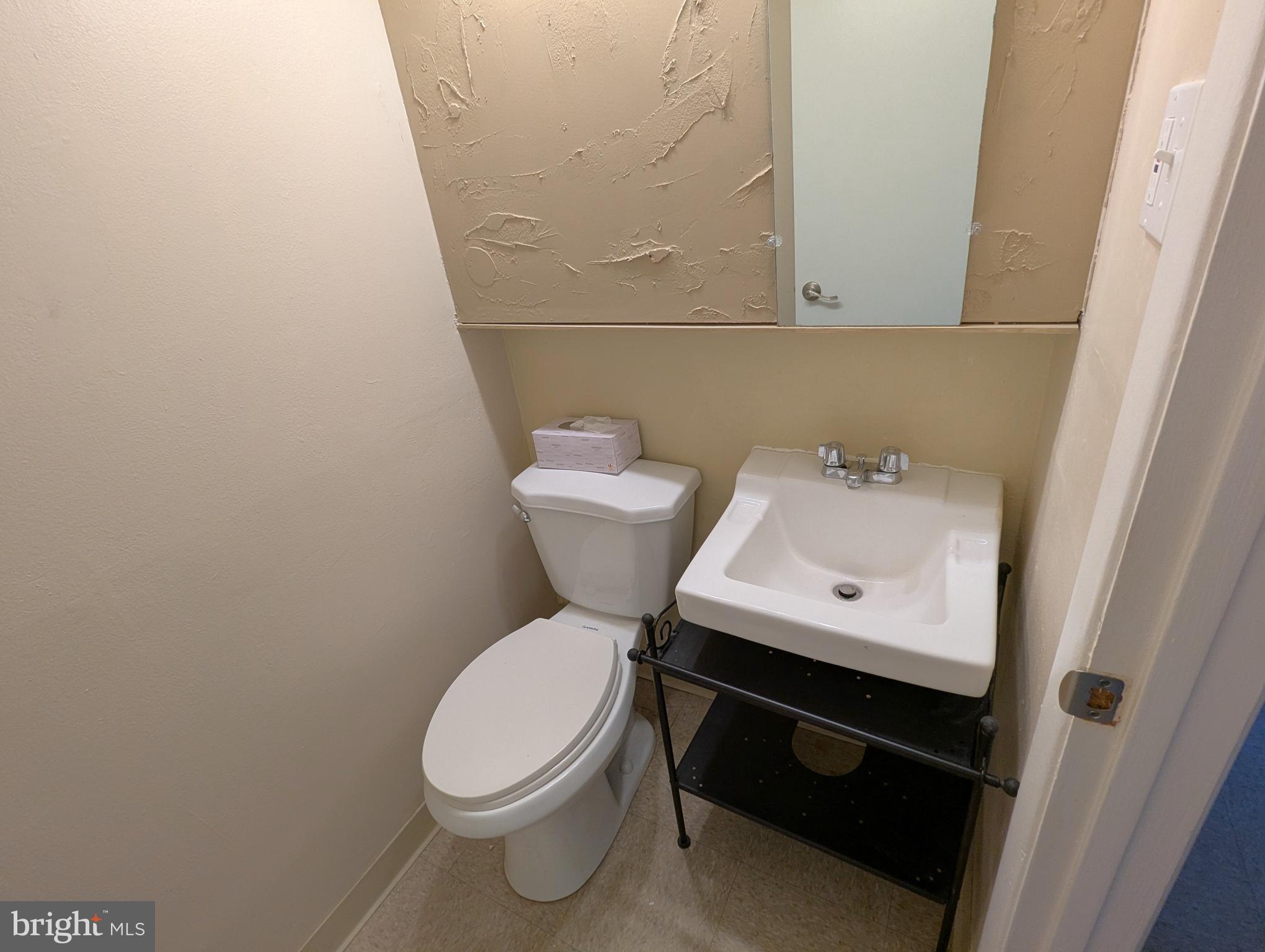 MCKENNEY HILLS - Residential Lease