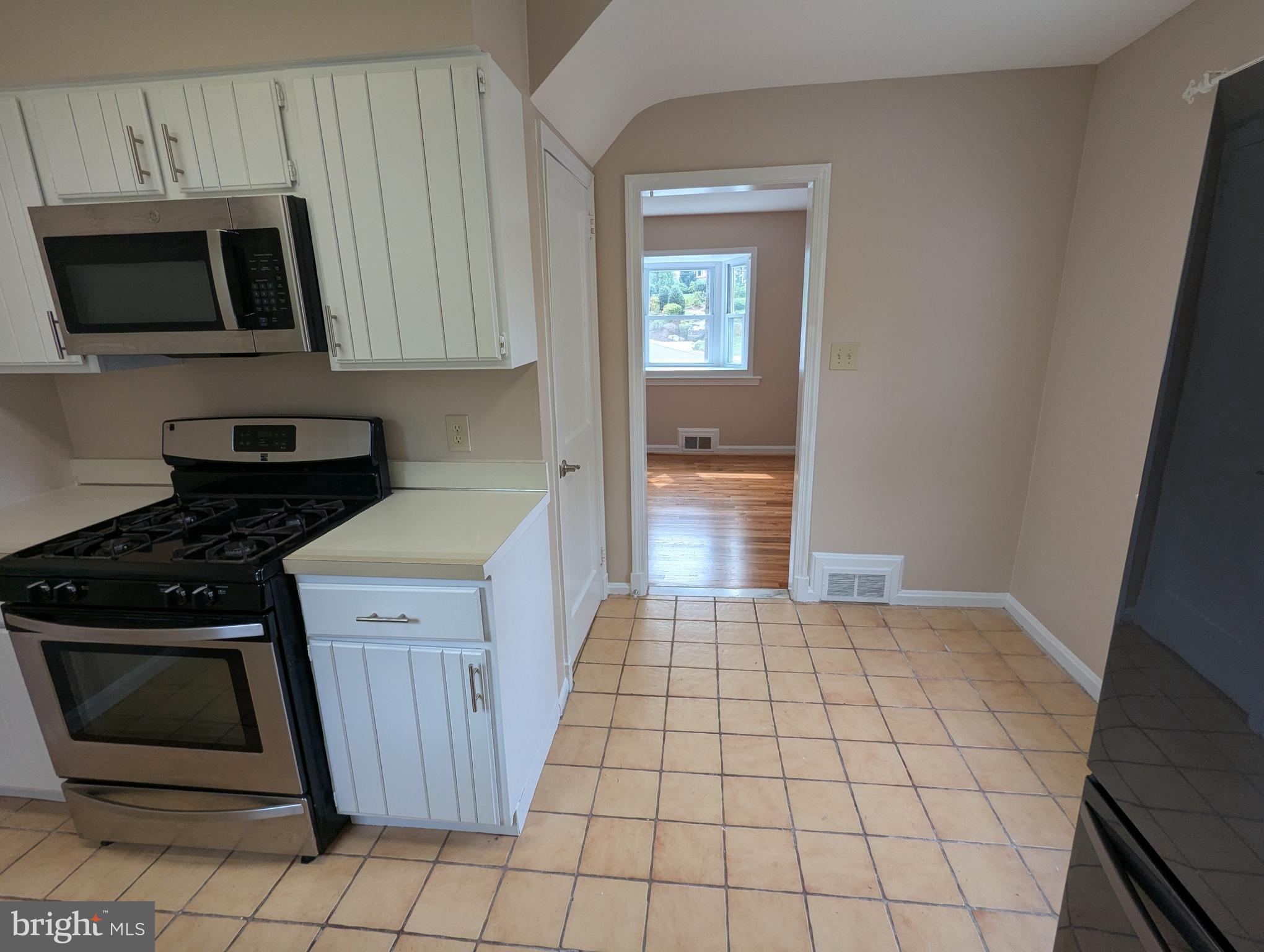 MCKENNEY HILLS - Residential Lease