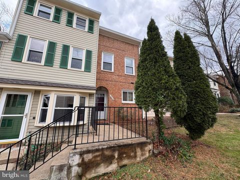 13844 BEAUJOLAIS COURT CHANTILLY VA 20151