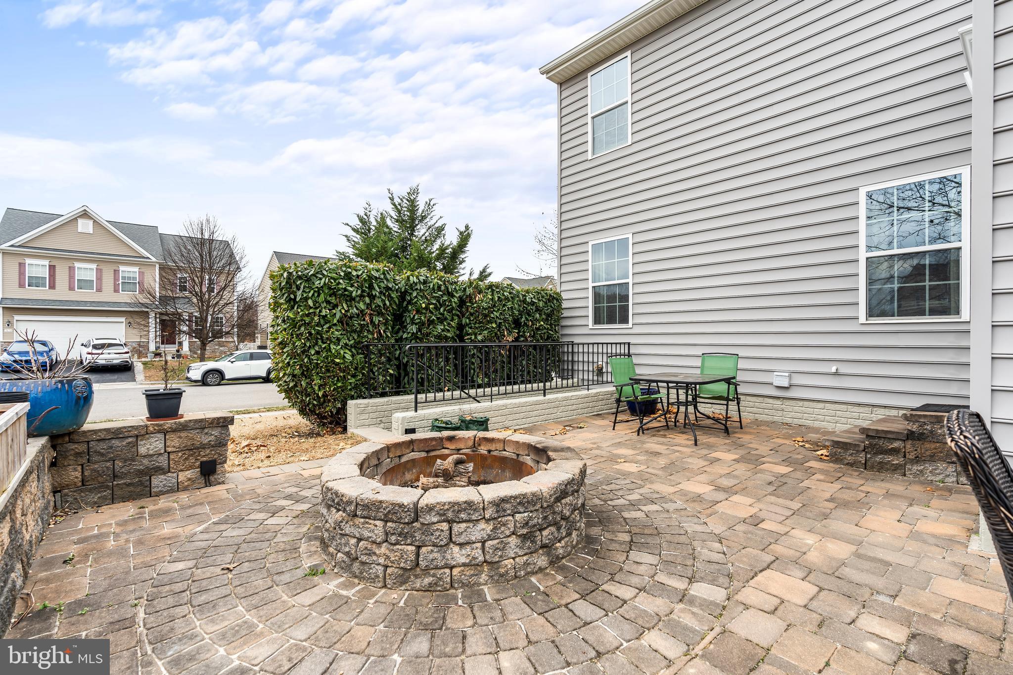 WEST FIELDS - Residential