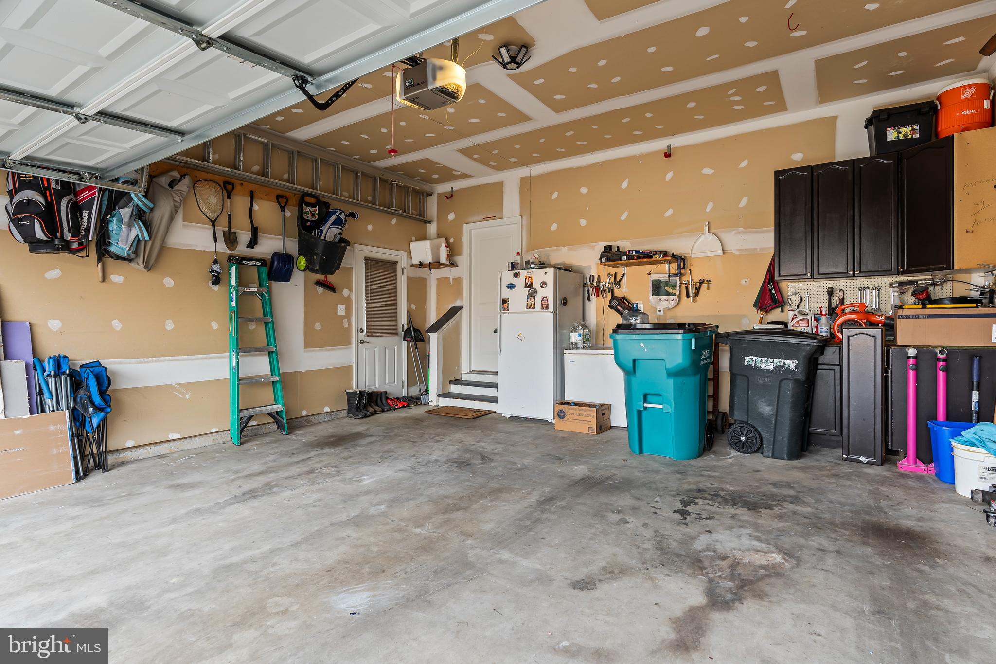 WEST FIELDS - Residential